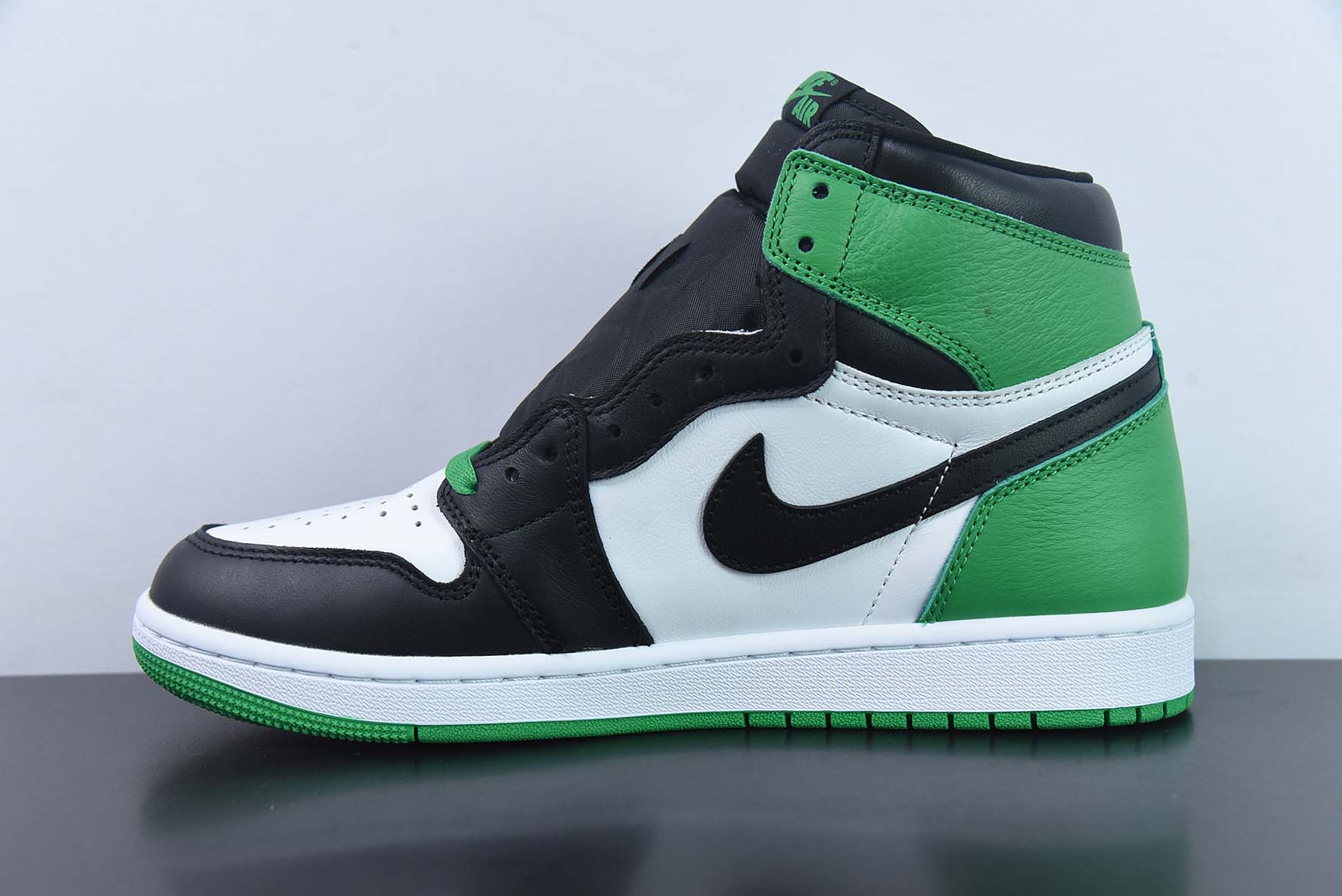 Air Jordan AJ1 Retro High 高帮白绿黑高帮鞋 货号：DZ5485-031