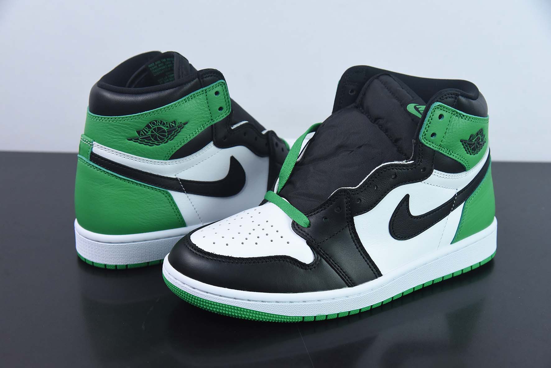 Air Jordan AJ1 Retro High 高帮白绿黑高帮鞋 货号：DZ5485-031