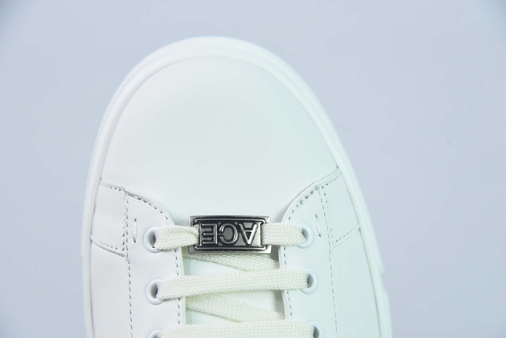 古驰/GUCCI YY 古驰小白鞋板鞋 货号：602129-04