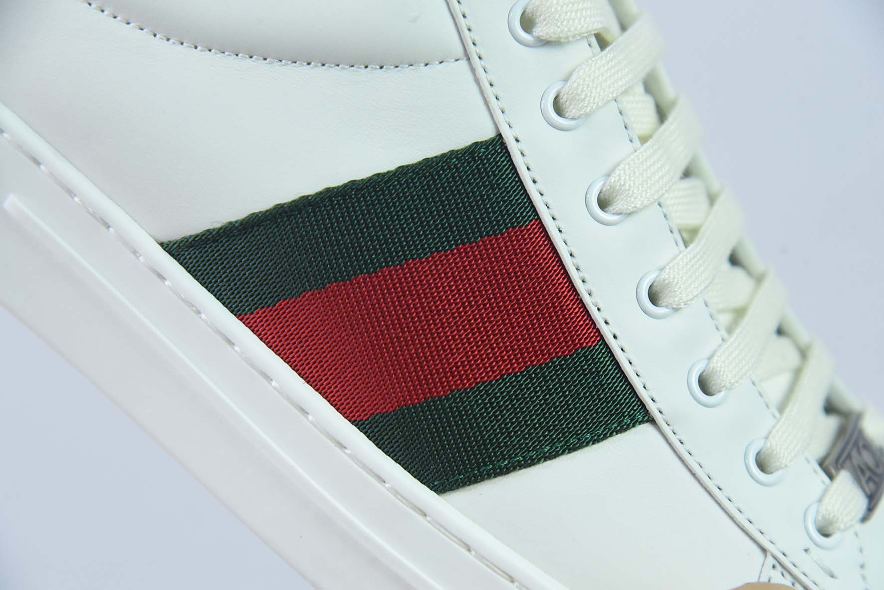 古驰/GUCCI YY 古驰小白鞋板鞋 货号：602129-04