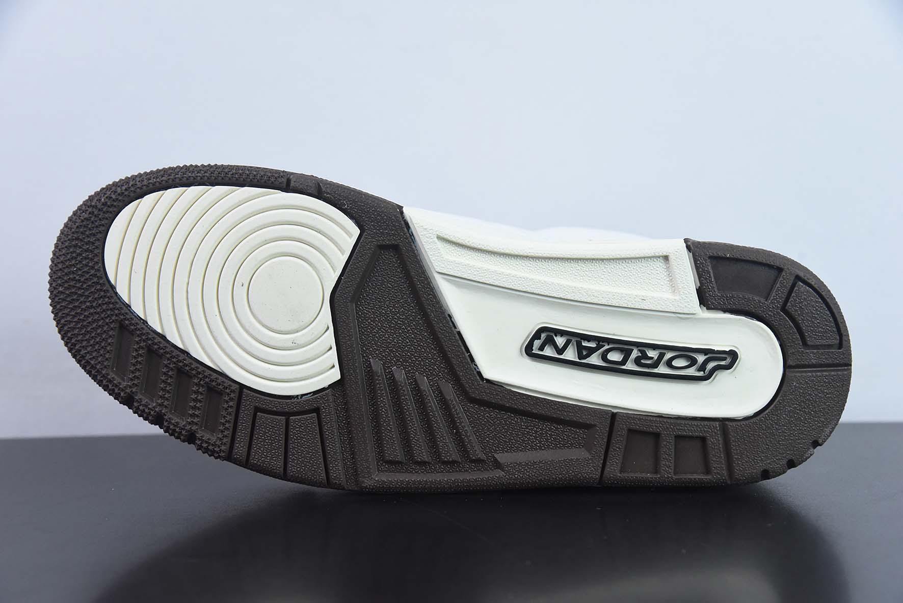 Air Jordan 3 Retro 白色倒勾 树皮纹运动鞋 AJ3 货号:136064 168