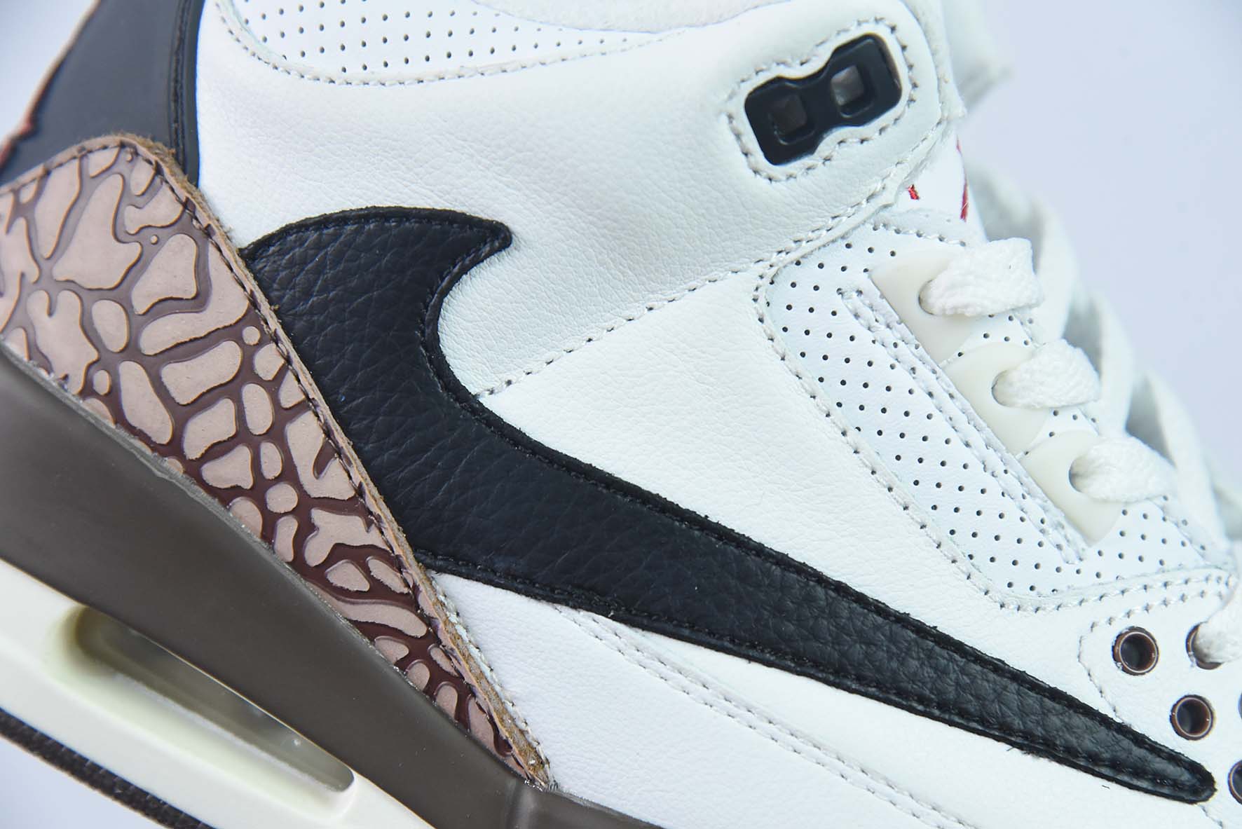 Air Jordan 3 Retro 白色倒勾 树皮纹运动鞋 AJ3 货号:136064 168