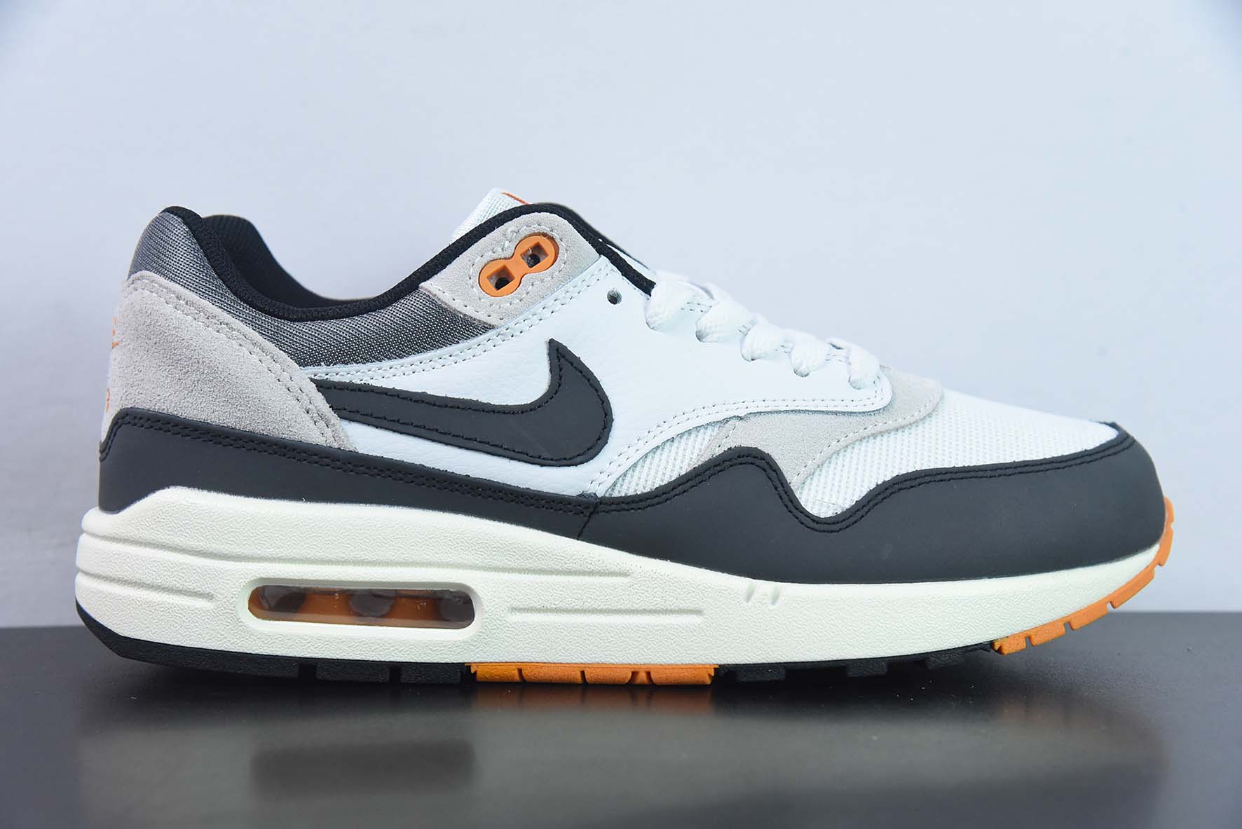 Nk Air Max 1 耐克半掌气垫复古跑步鞋 货号：FN7487 133