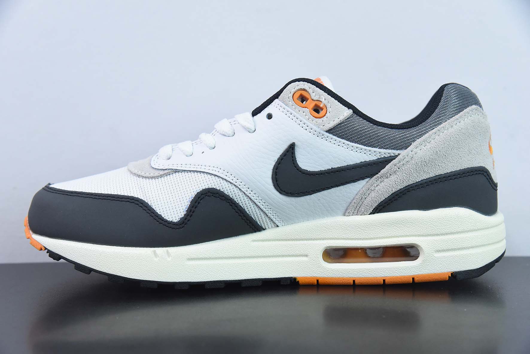 Nk Air Max 1 耐克半掌气垫复古跑步鞋 货号：FN7487 133