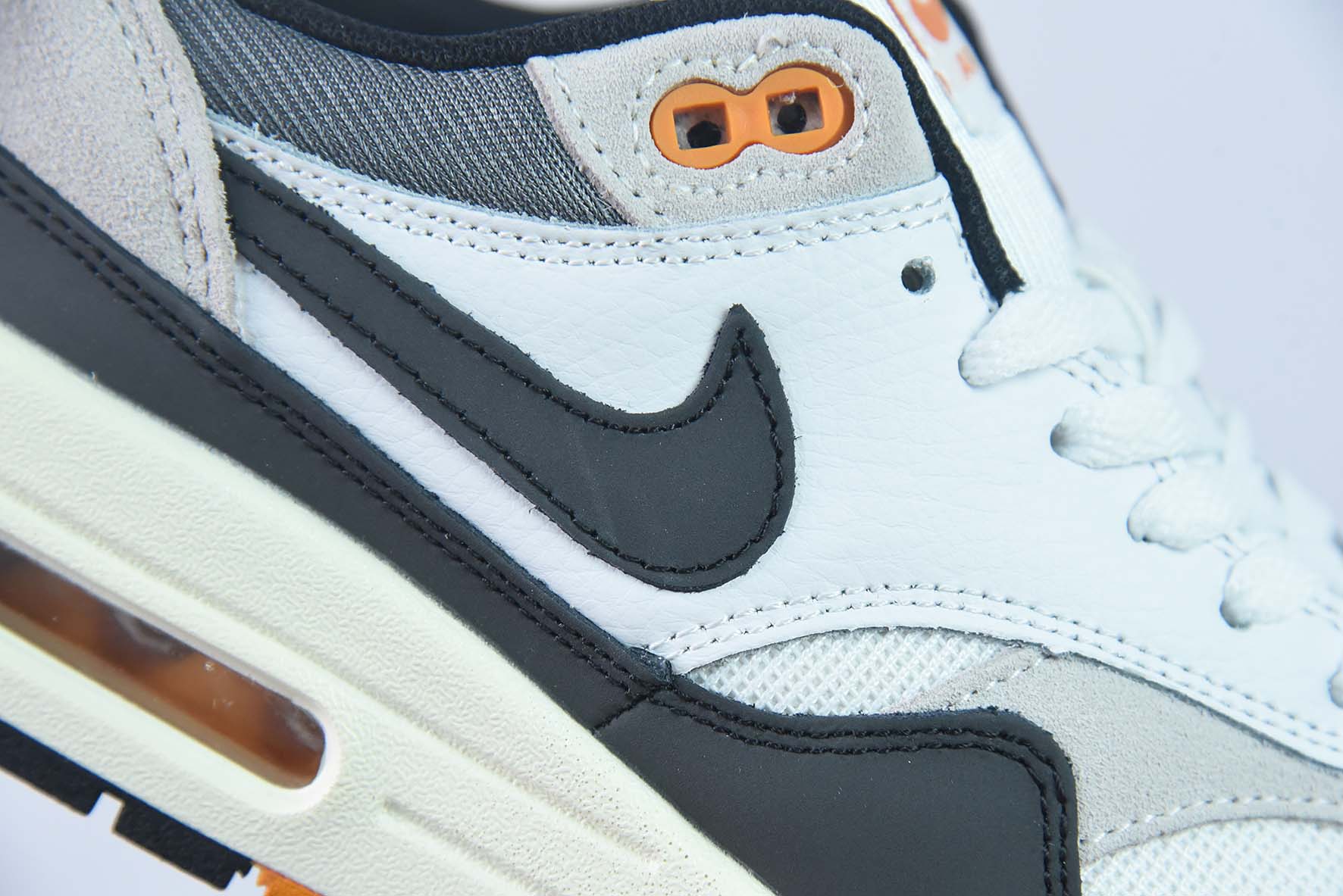Nk Air Max 1 耐克半掌气垫复古跑步鞋 货号：FN7487 133