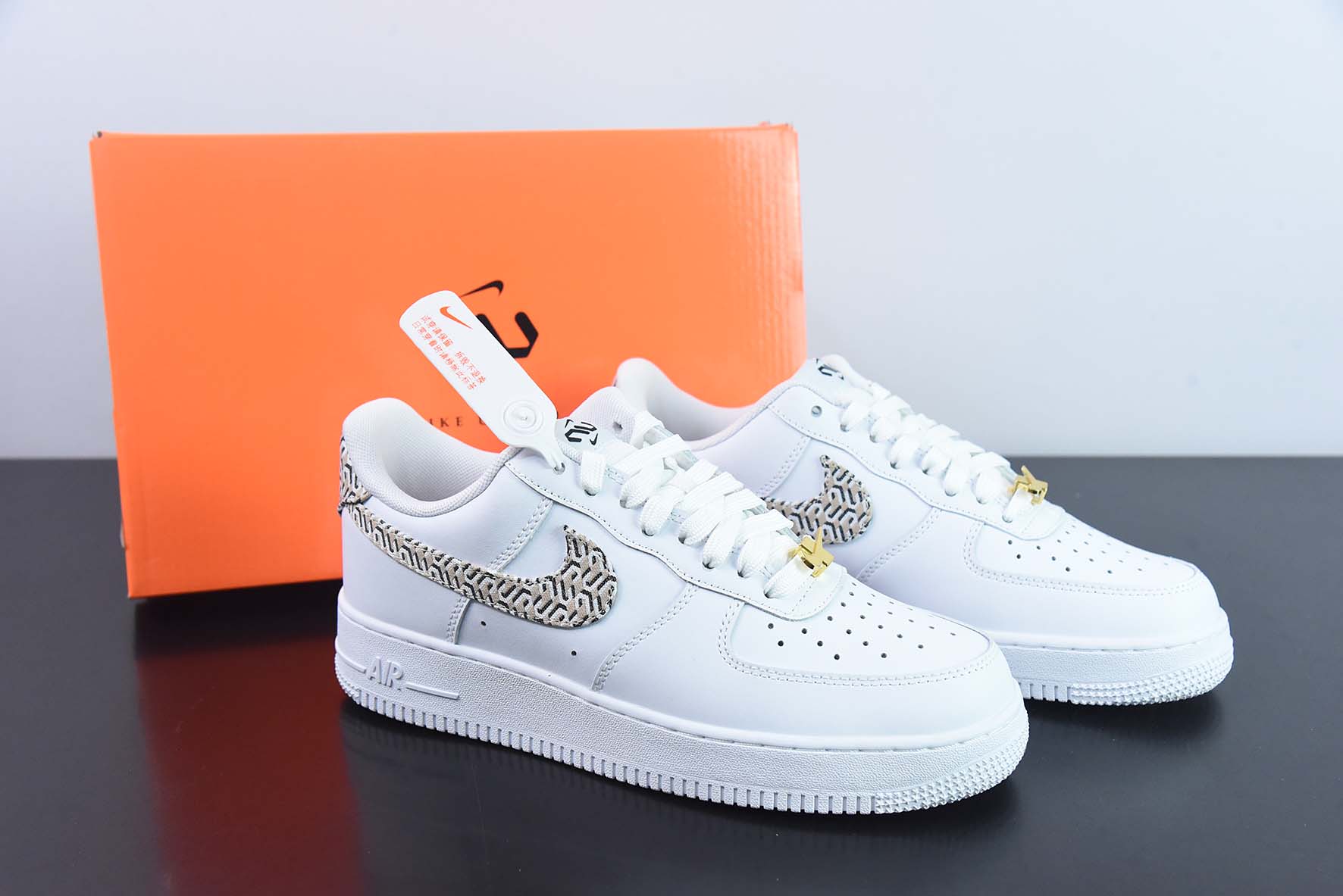 Nk Air Force 1'07 Low  印花勾 空军一号低帮休闲板鞋 货号：DZ2709-100