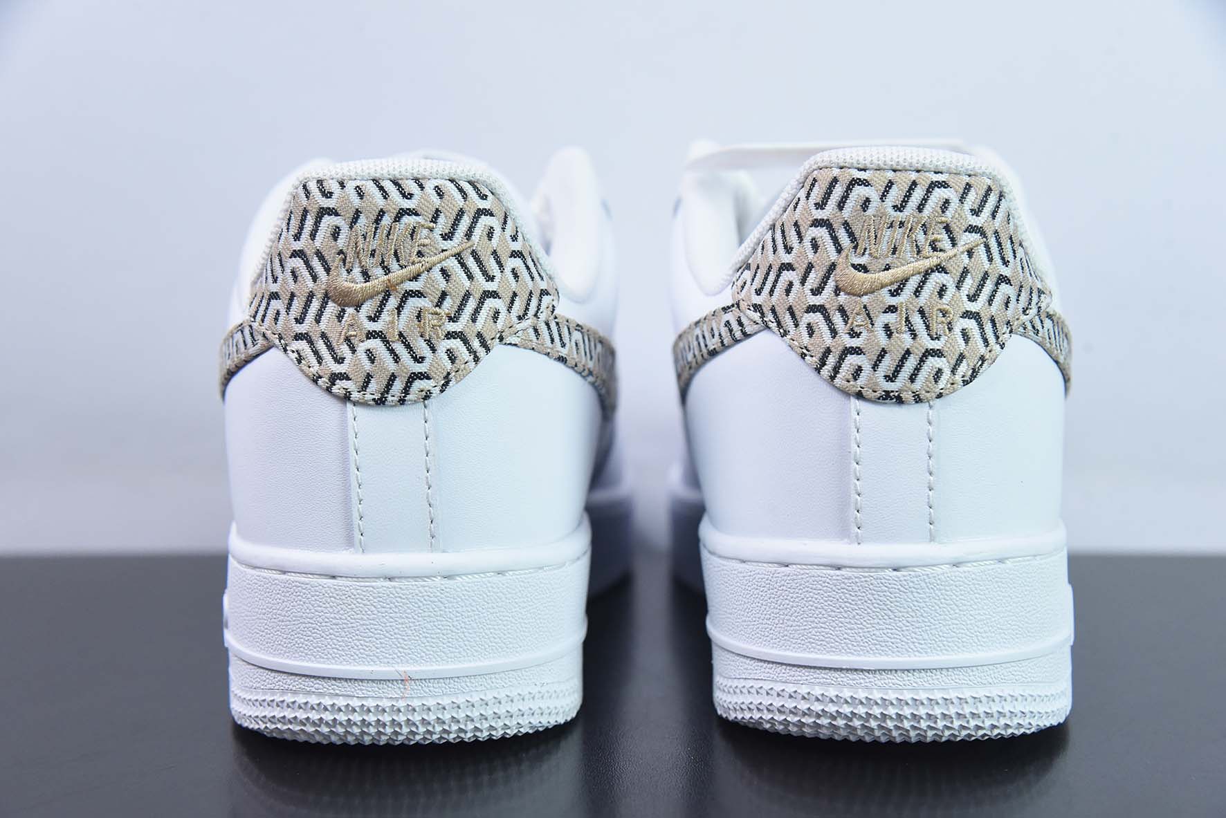Nk Air Force 1'07 Low  印花勾 空军一号低帮休闲板鞋 货号：DZ2709-100