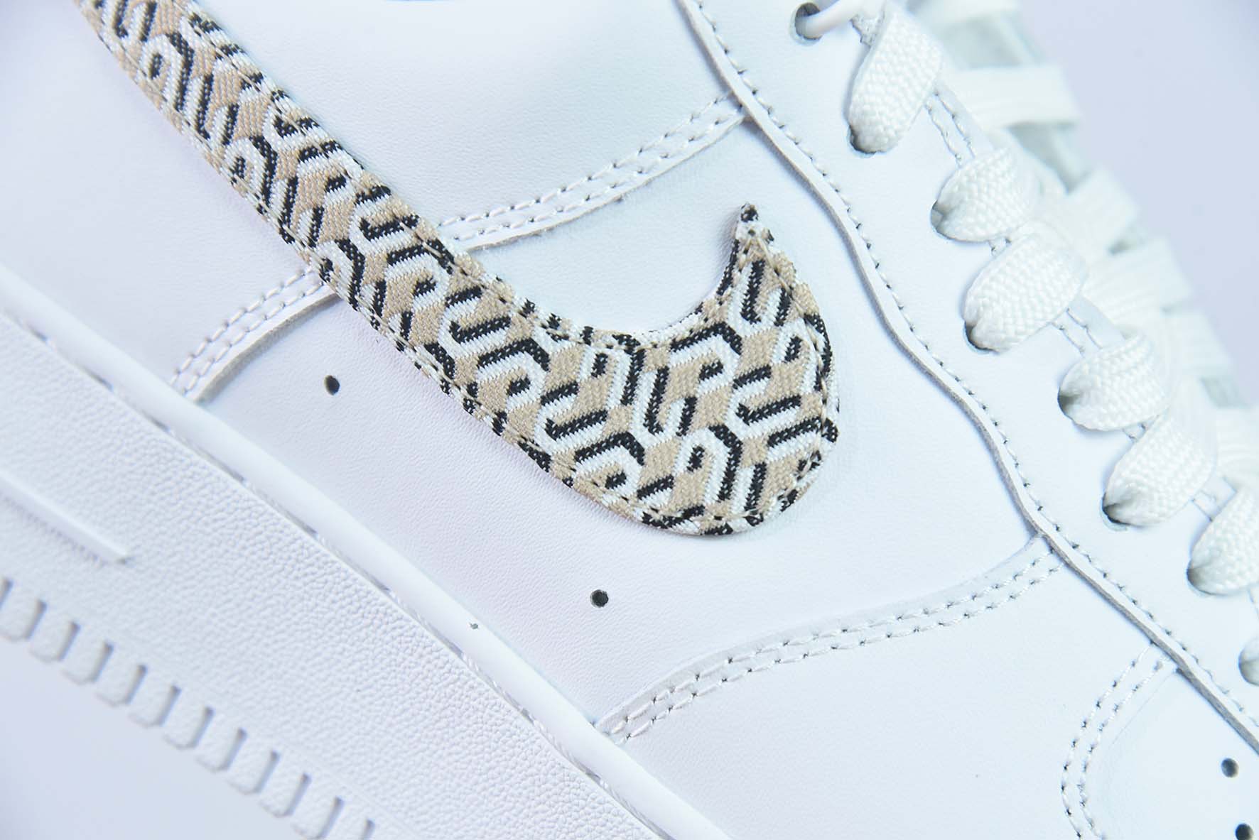 Nk Air Force 1'07 Low  印花勾 空军一号低帮休闲板鞋 货号：DZ2709-100