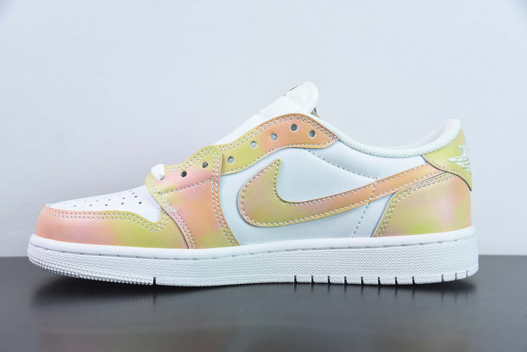 Air Jordan 1 Retro High OG 倒勾 橙白 反向脚趾运动鞋 货号:CZ0790-109