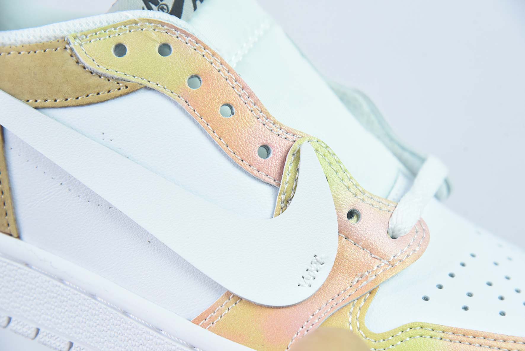 Air Jordan 1 Retro High OG 倒勾 橙白 反向脚趾运动鞋 货号:CZ0790-109