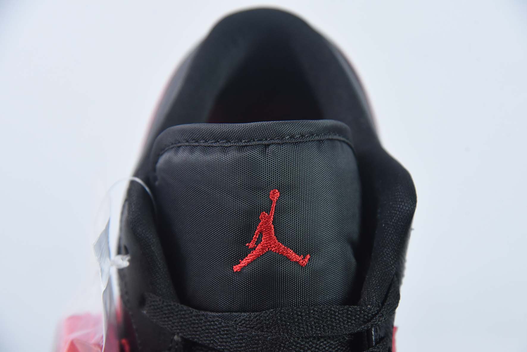 Air Jordan 1 Low AJ1 乔丹1代低帮篮球鞋/黑红 2023年新款发售 货号：DC0774-061