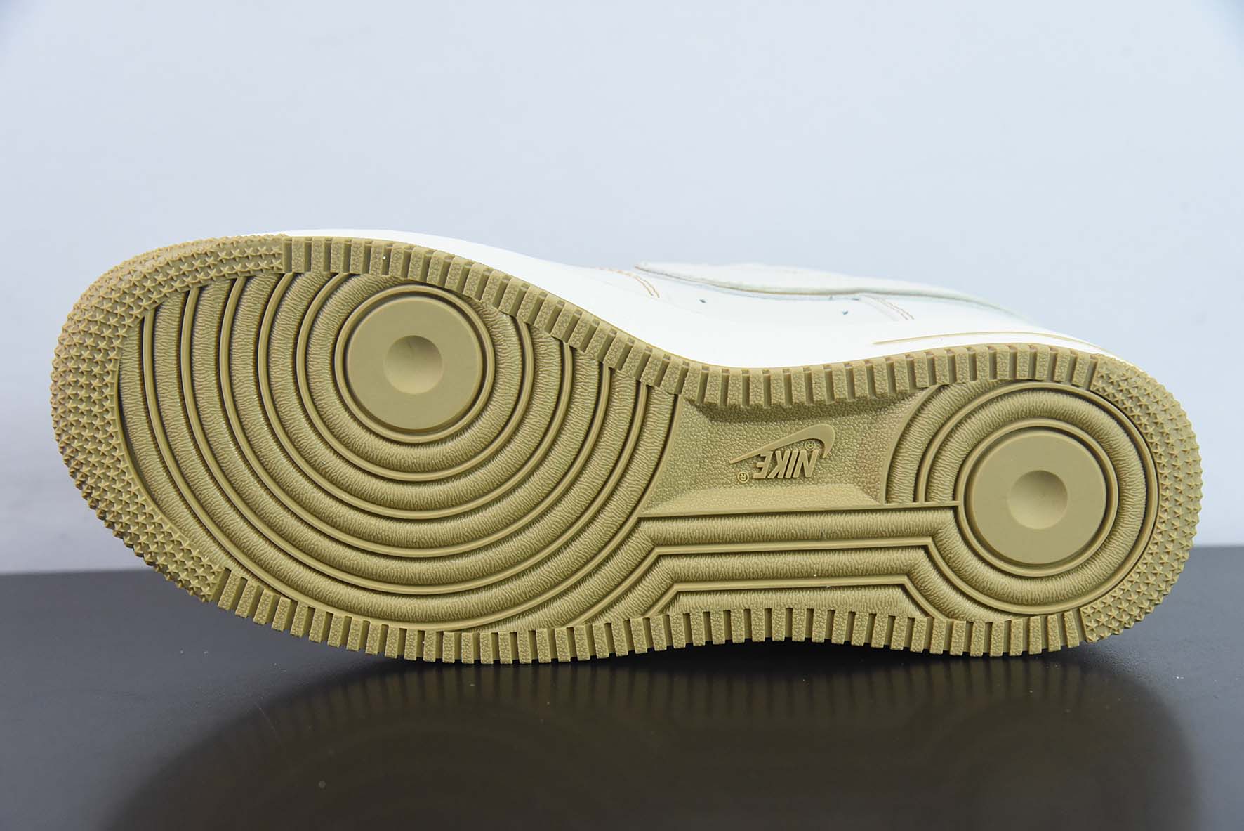 Nike Air Force 1 Low 沙漠黄 空军一号低帮运动休闲板鞋 货号UT2022-028