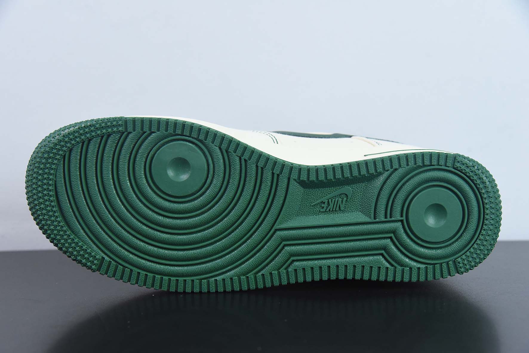 Nike Air Force 1 Low 深绿 空军一号低帮运动休闲板鞋 货号TQ1456-266