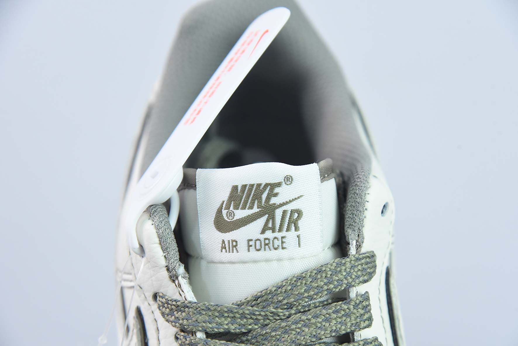 Nike Air Force 1 Low 斯图西联名 反光空军一号低帮休闲板鞋 货号:UN1635-777