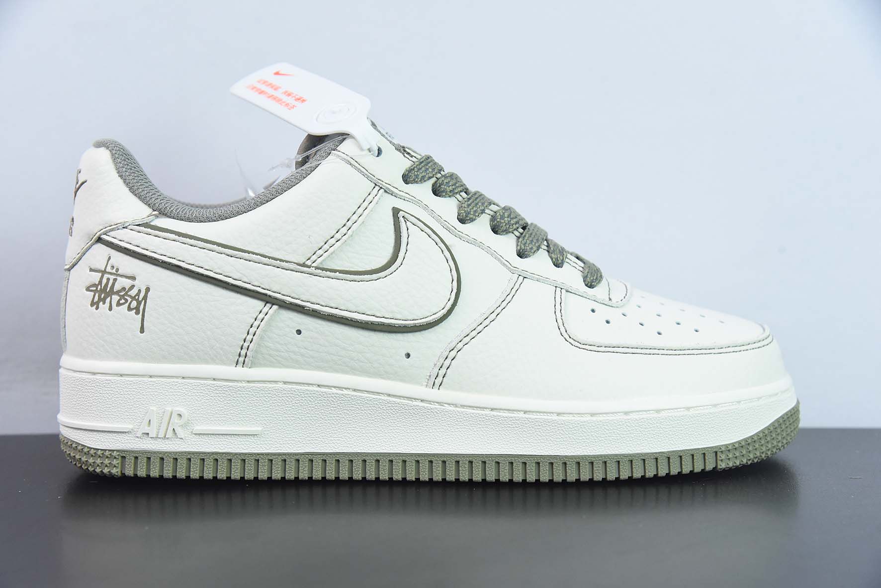 Nike Air Force 1 Low 斯图西联名 反光空军一号低帮休闲板鞋 货号:UN1635-777