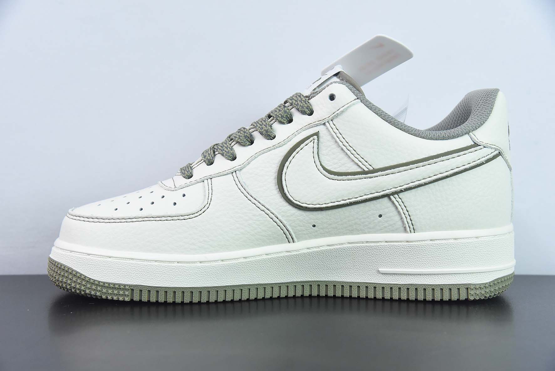 Nike Air Force 1 Low 斯图西联名 反光空军一号低帮休闲板鞋 货号:UN1635-777