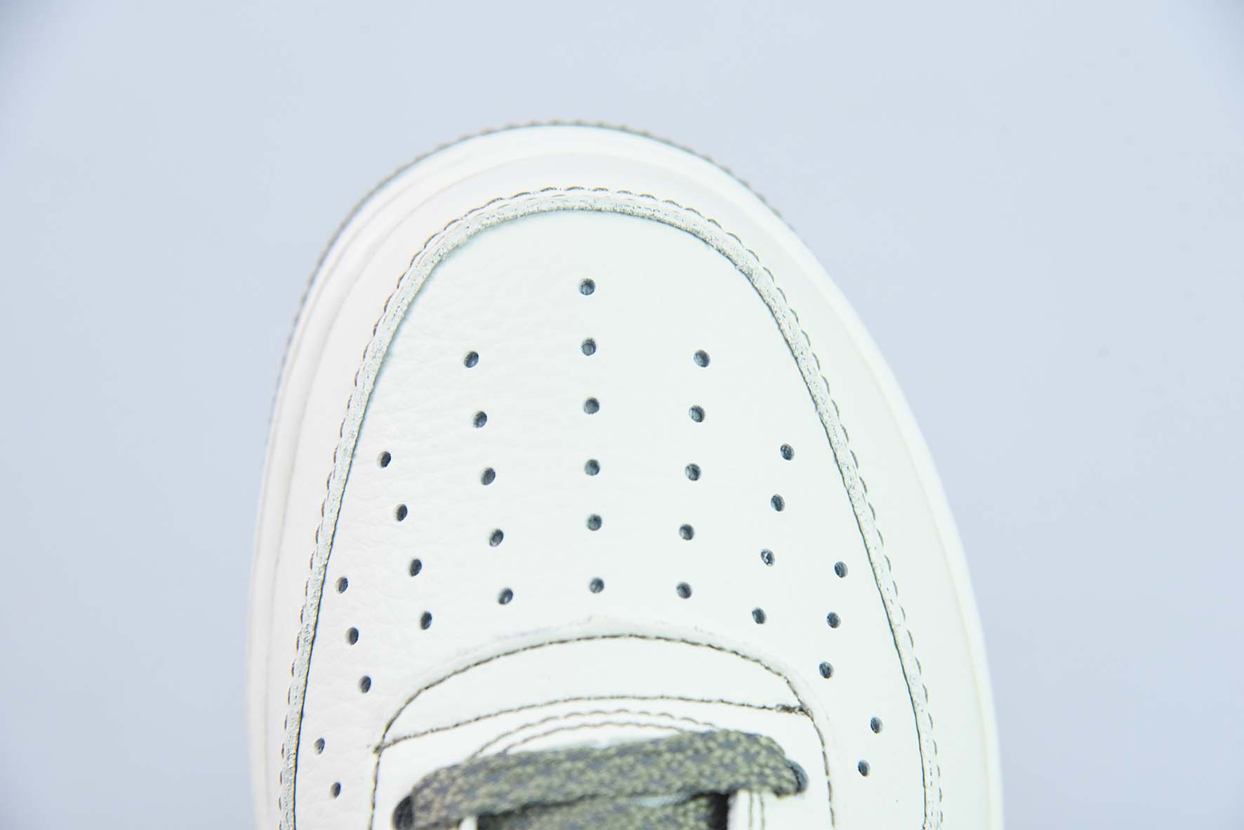 Nike Air Force 1 Low 斯图西联名 反光空军一号低帮休闲板鞋 货号:UN1635-777