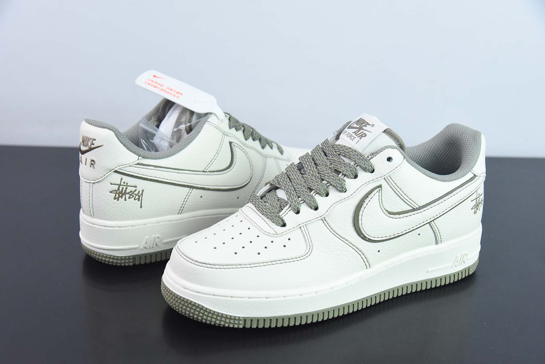 Nike Air Force 1 Low 斯图西联名 反光空军一号低帮休闲板鞋 货号:UN1635-777