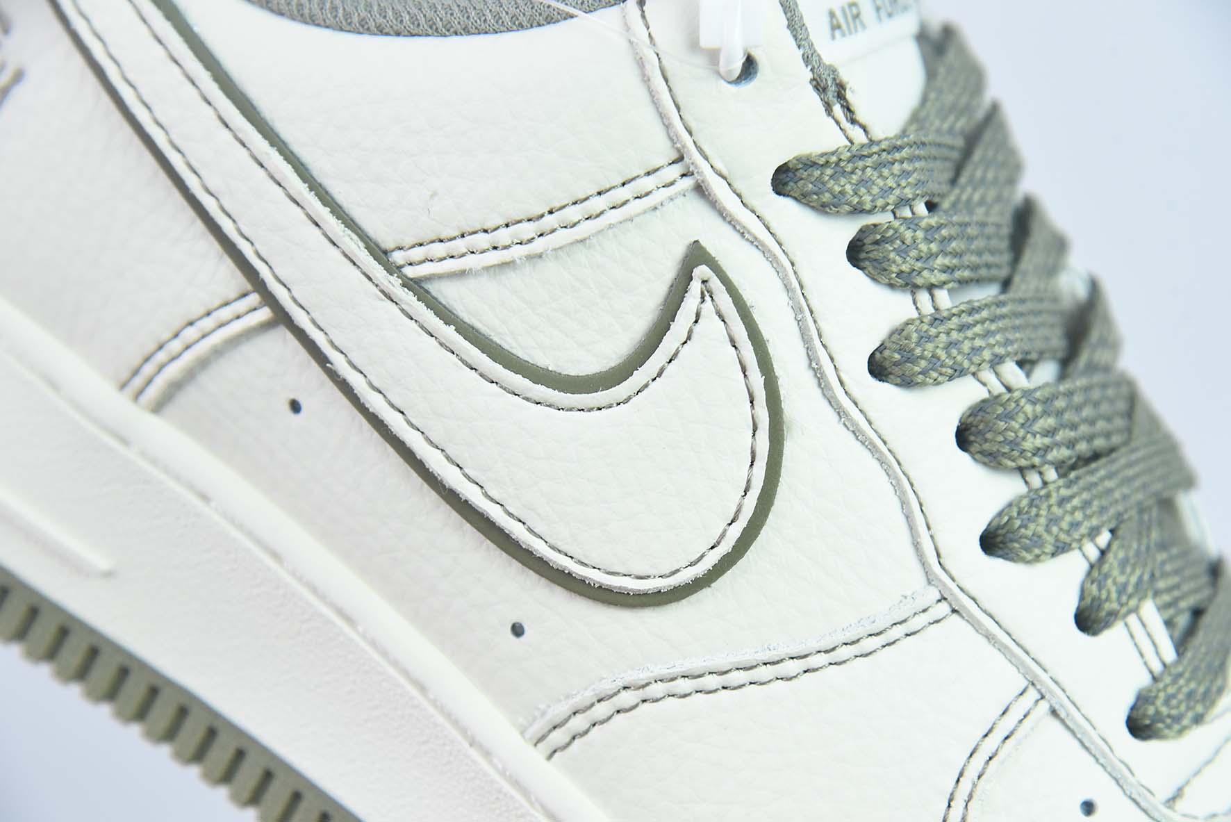 Nike Air Force 1 Low 斯图西联名 反光空军一号低帮休闲板鞋 货号:UN1635-777