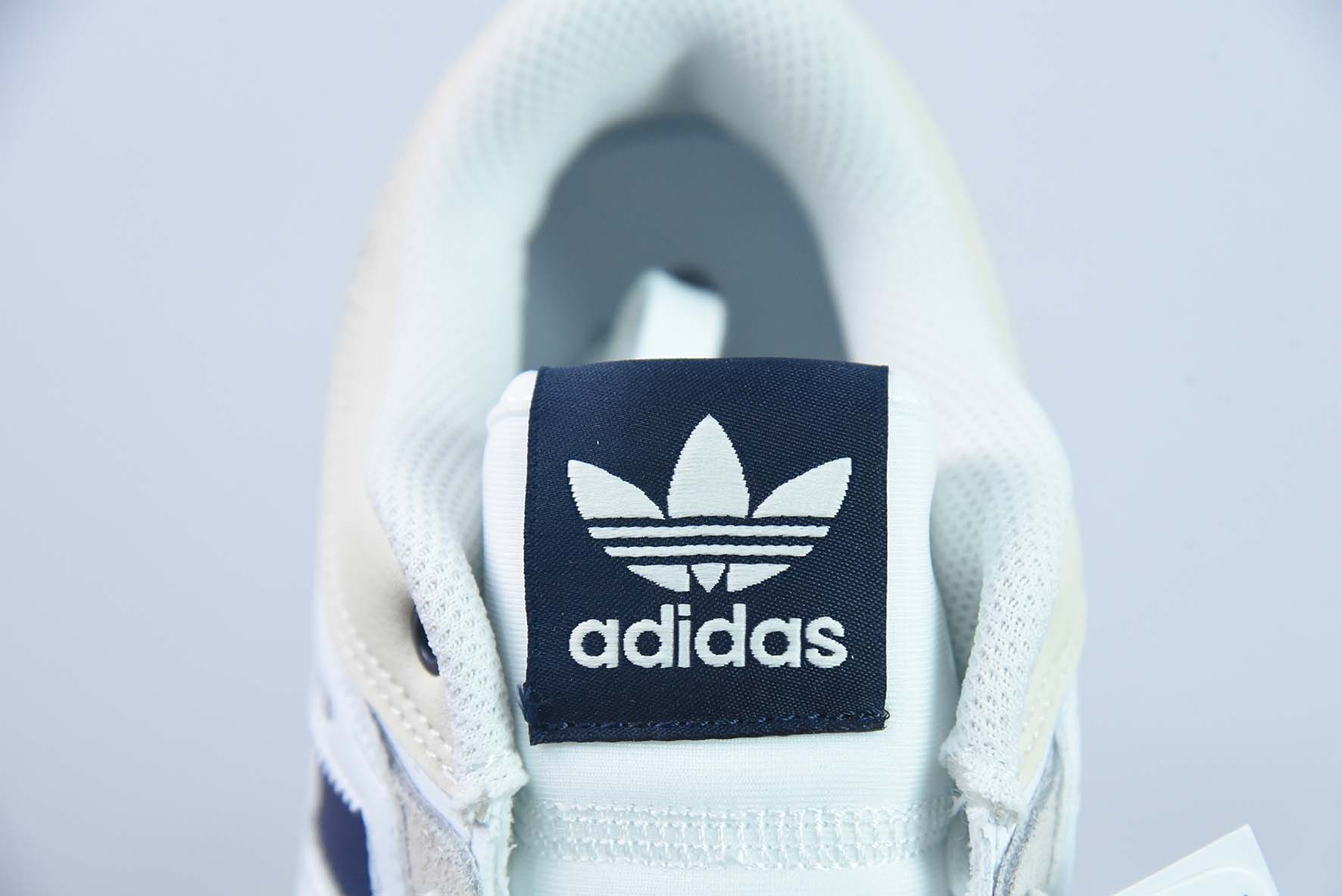 AD Originals Drop Step XL Low 阿迪达斯 三叶草 经典复古低帮篮球风校园休闲百搭运动板鞋 货号:HQ7133