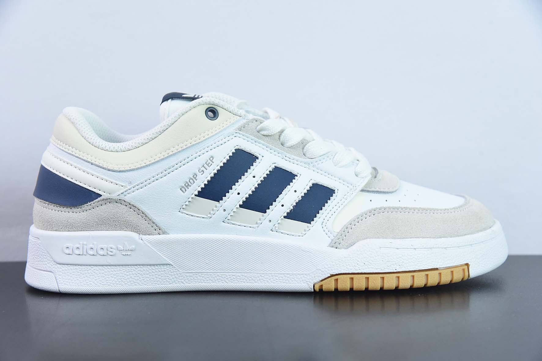 AD Originals Drop Step XL Low 阿迪达斯 三叶草 经典复古低帮篮球风校园休闲百搭运动板鞋 货号:HQ7133