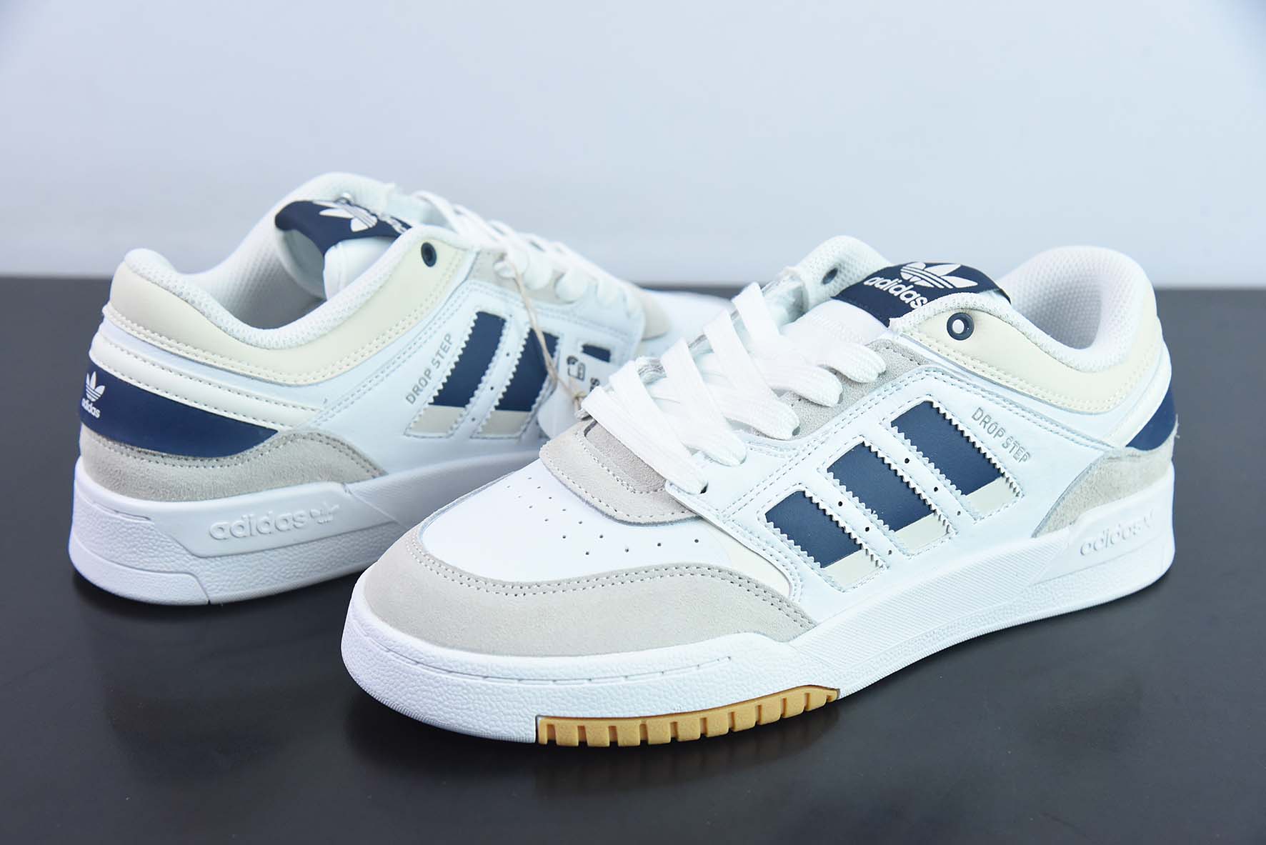 AD Originals Drop Step XL Low 阿迪达斯 三叶草 经典复古低帮篮球风校园休闲百搭运动板鞋 货号:HQ7133