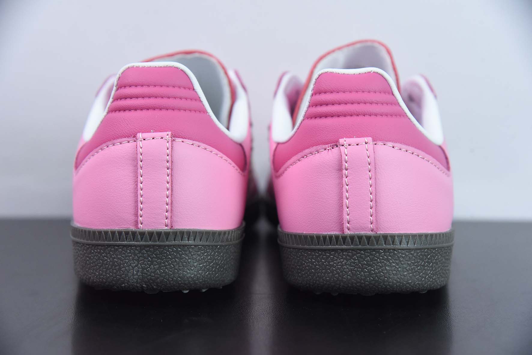 Adidas Originals Samba 阿迪达斯 桑巴系列德训百搭复古低帮板鞋 蕾丝手工编织三条杠货号：B75806