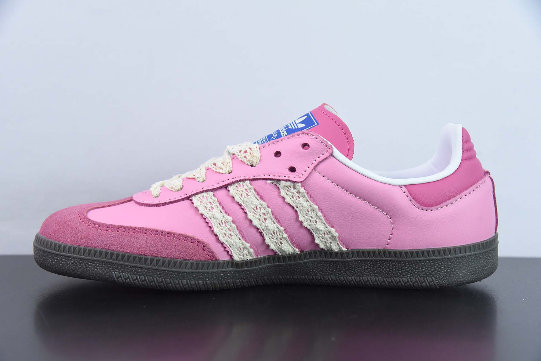 Adidas Originals Samba 阿迪达斯 桑巴系列德训百搭复古低帮板鞋 蕾丝手工编织三条杠货号：B75806