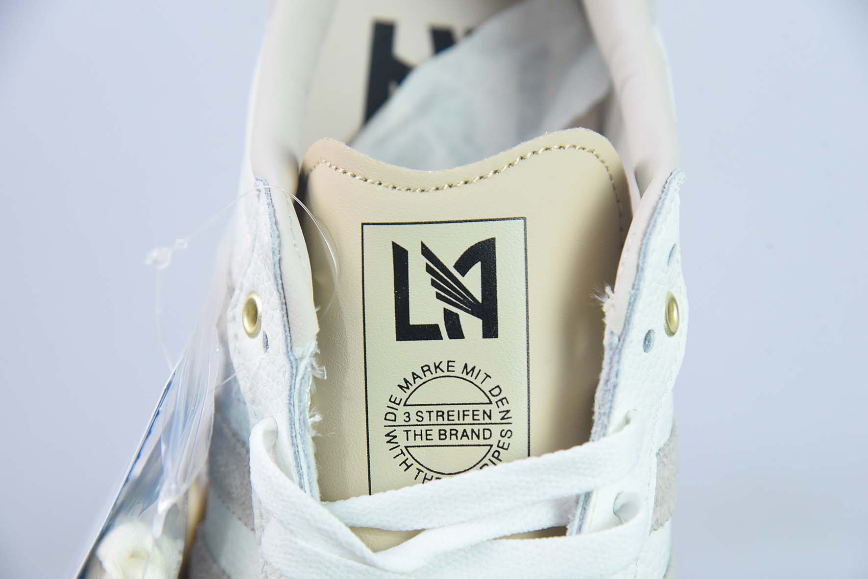 Adidas Originals Samba 阿迪达斯 三叶草 桑巴系列德训百搭复古低帮板鞋 货号:GV8358