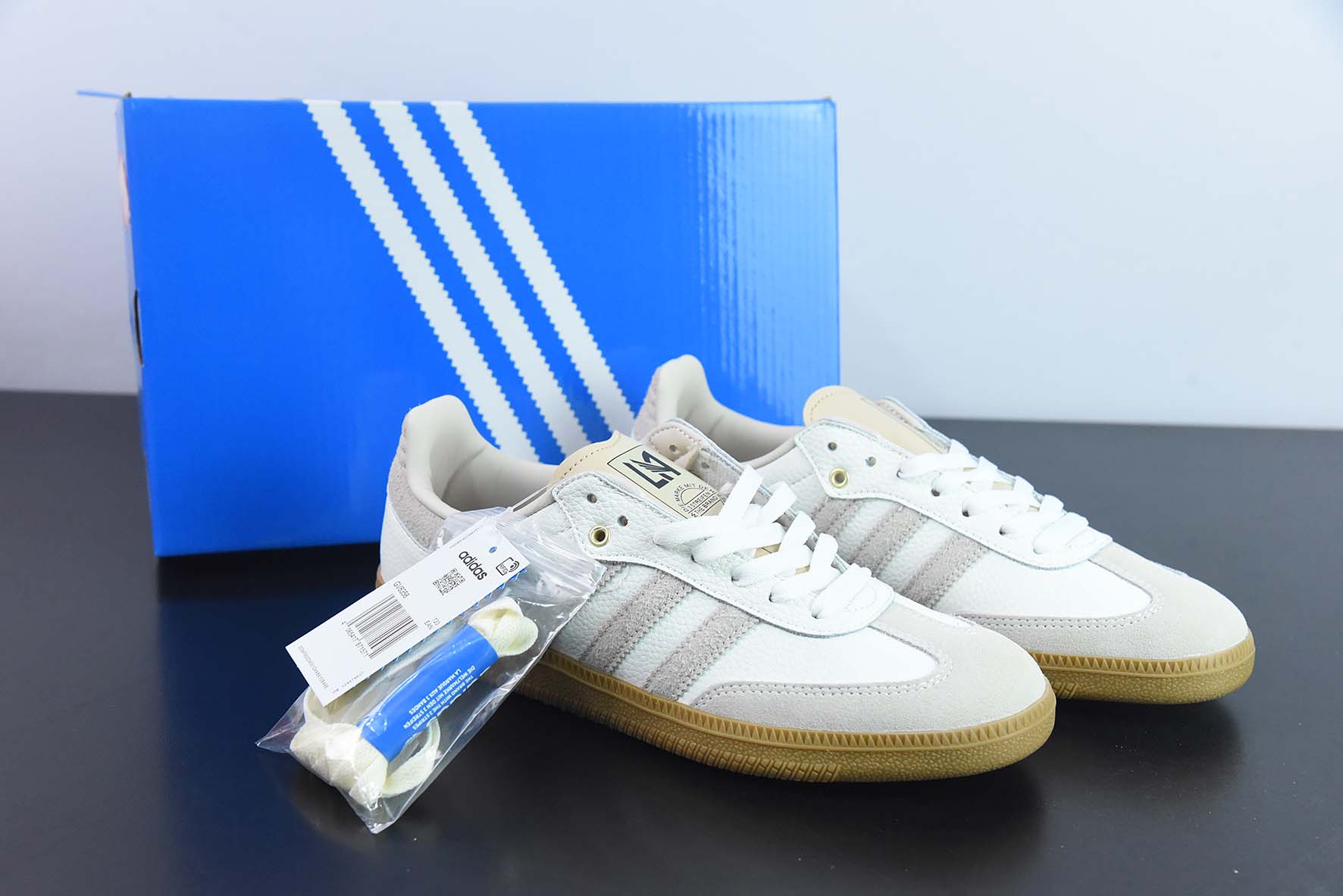 Adidas Originals Samba 阿迪达斯 三叶草 桑巴系列德训百搭复古低帮板鞋 货号:GV8358