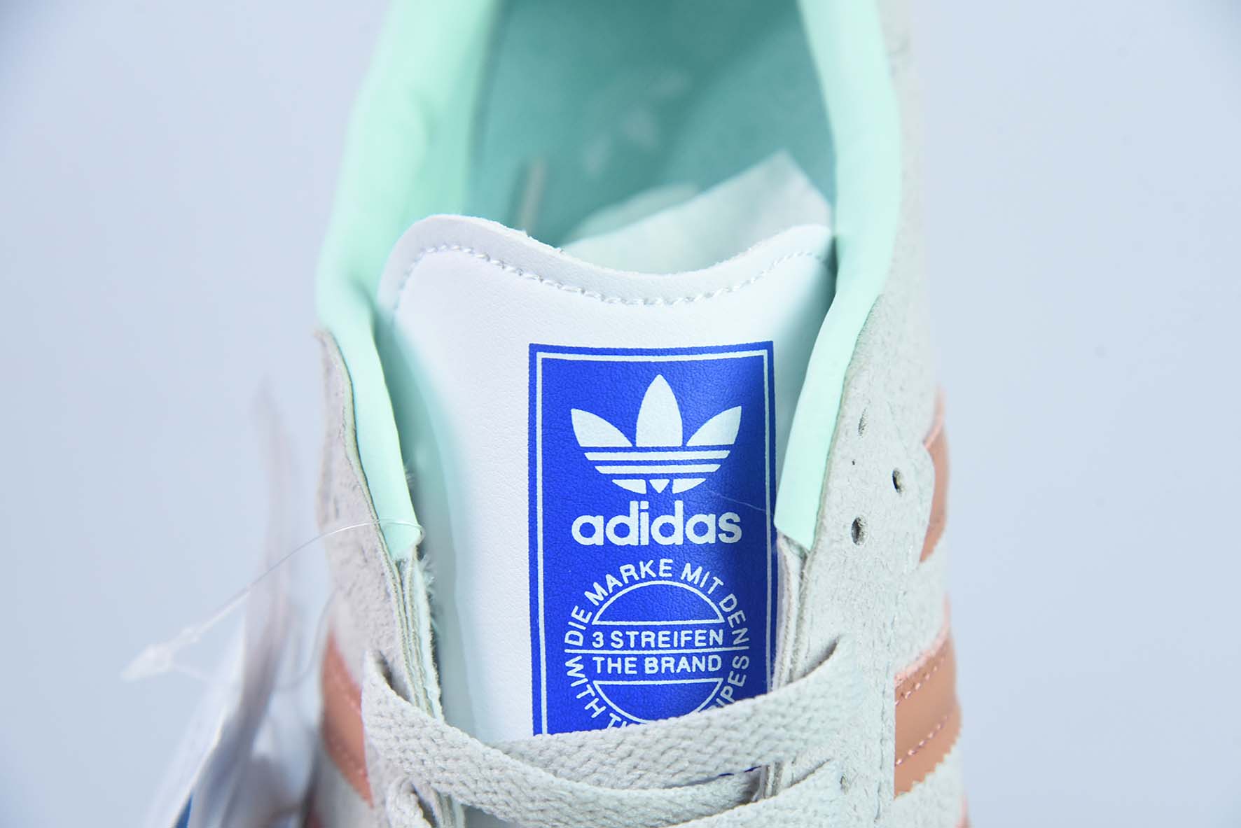 Adidas Originals Samba 麂皮 阿迪达斯 三叶草 桑巴系列德训百搭复古低帮板鞋 货号：ID2047