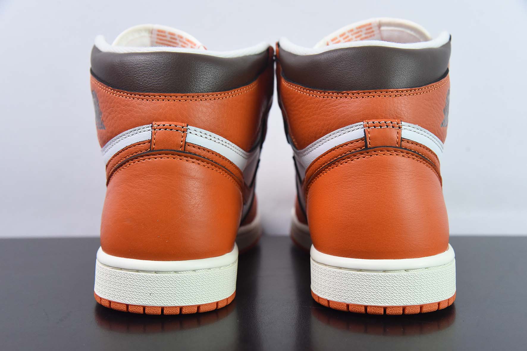 Air Jordan1 AJ1 乔丹1代高帮篮球鞋/白橙「爱马仕橙」货号:DO9369-101