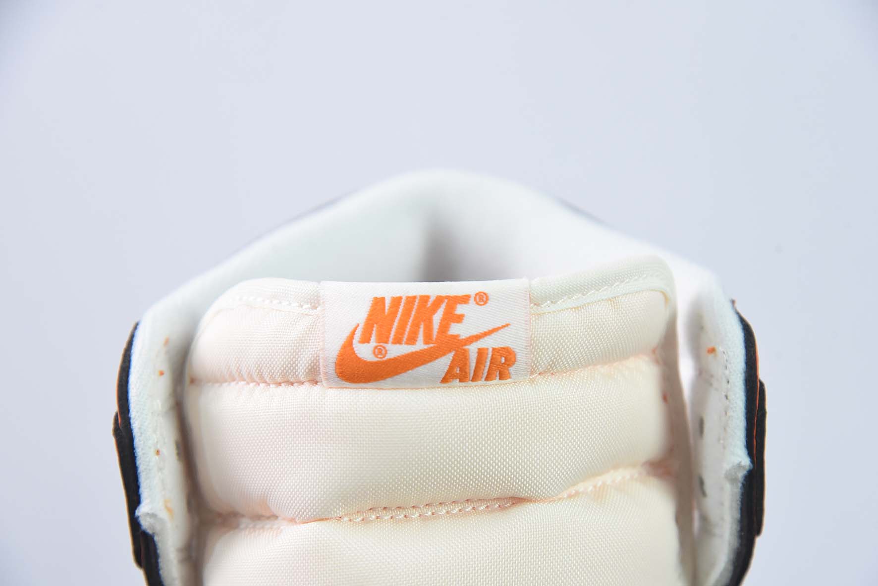 Air Jordan1 AJ1 乔丹1代高帮篮球鞋/白橙「爱马仕橙」货号:DO9369-101
