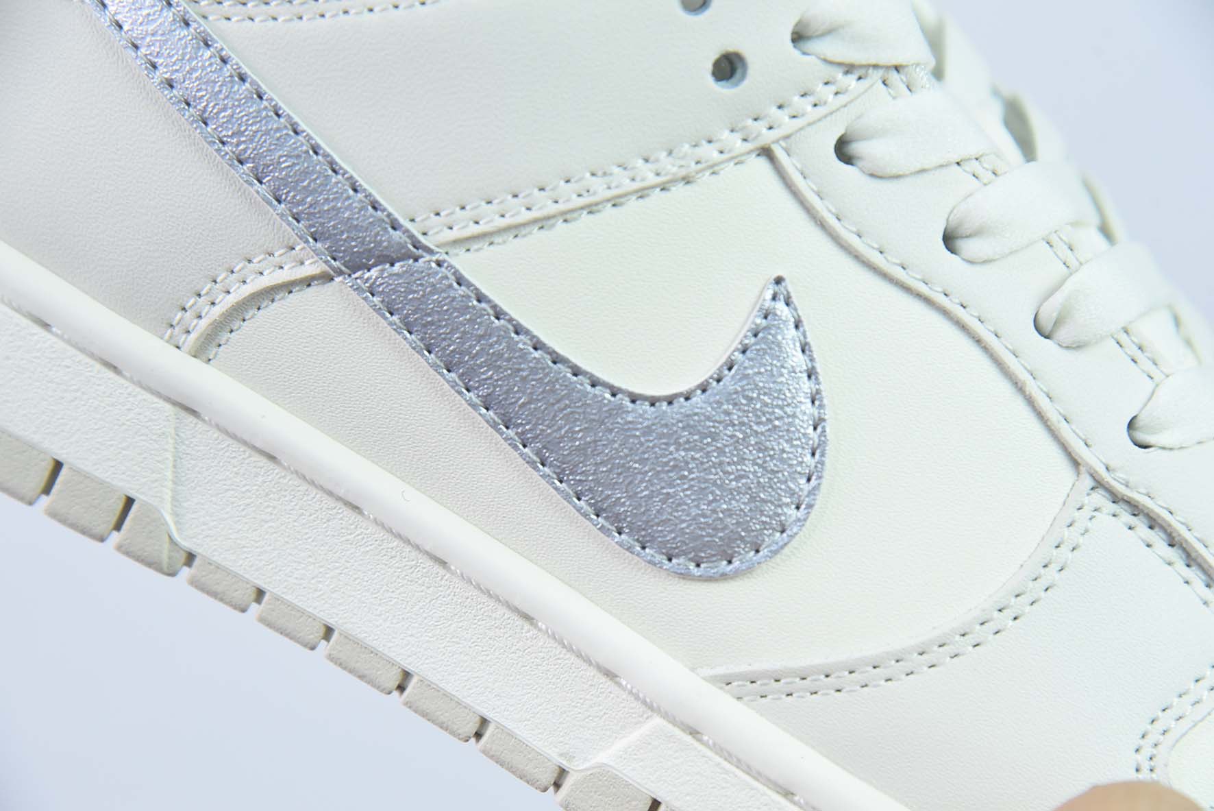 NK Dunk Low Retro PRM 低帮休闲运动板鞋白紫 货号 DX5930-100