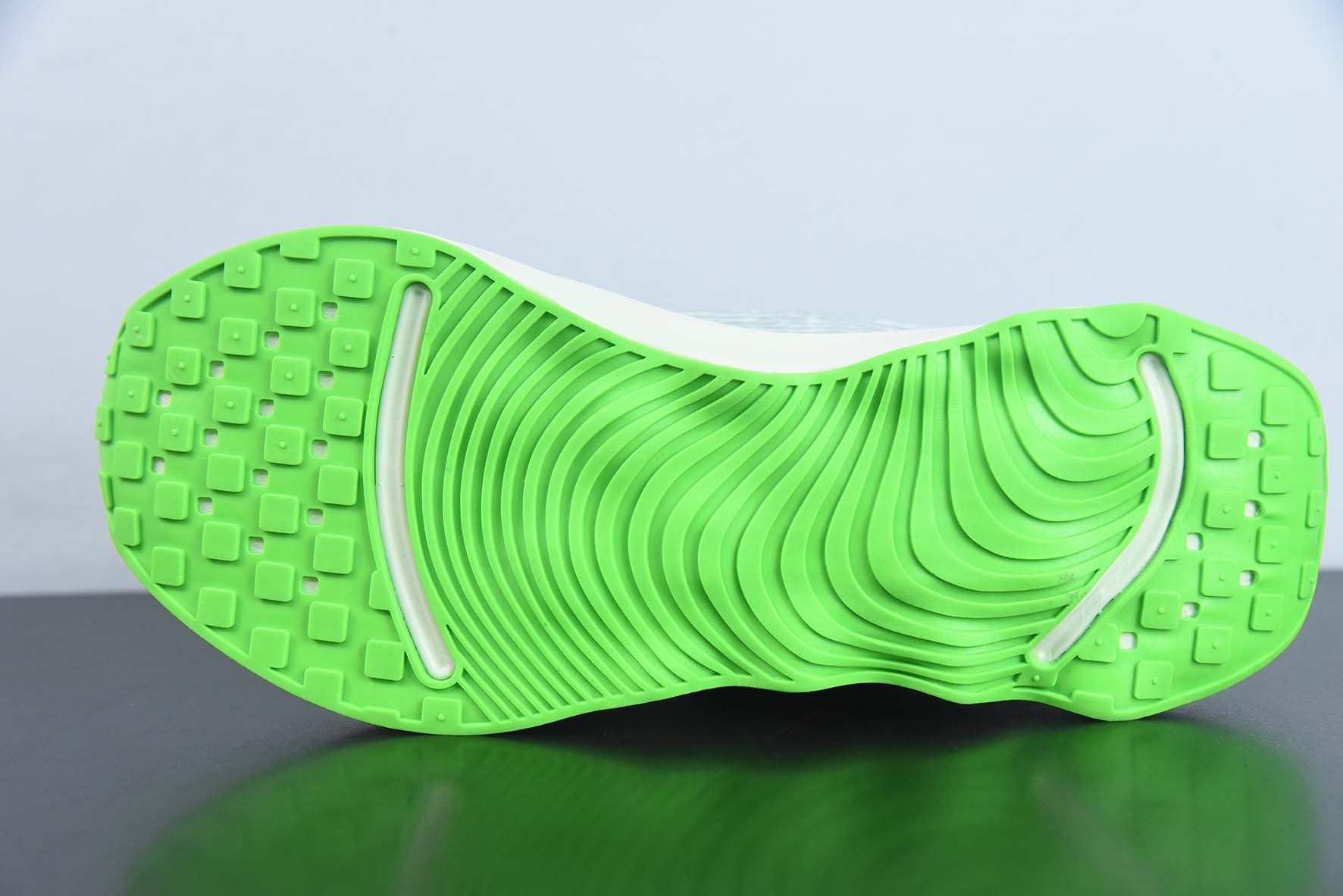 Nike Motiva 耐克缓震防滑耐磨透气运动鞋 灰绿 货号：DV1238-002