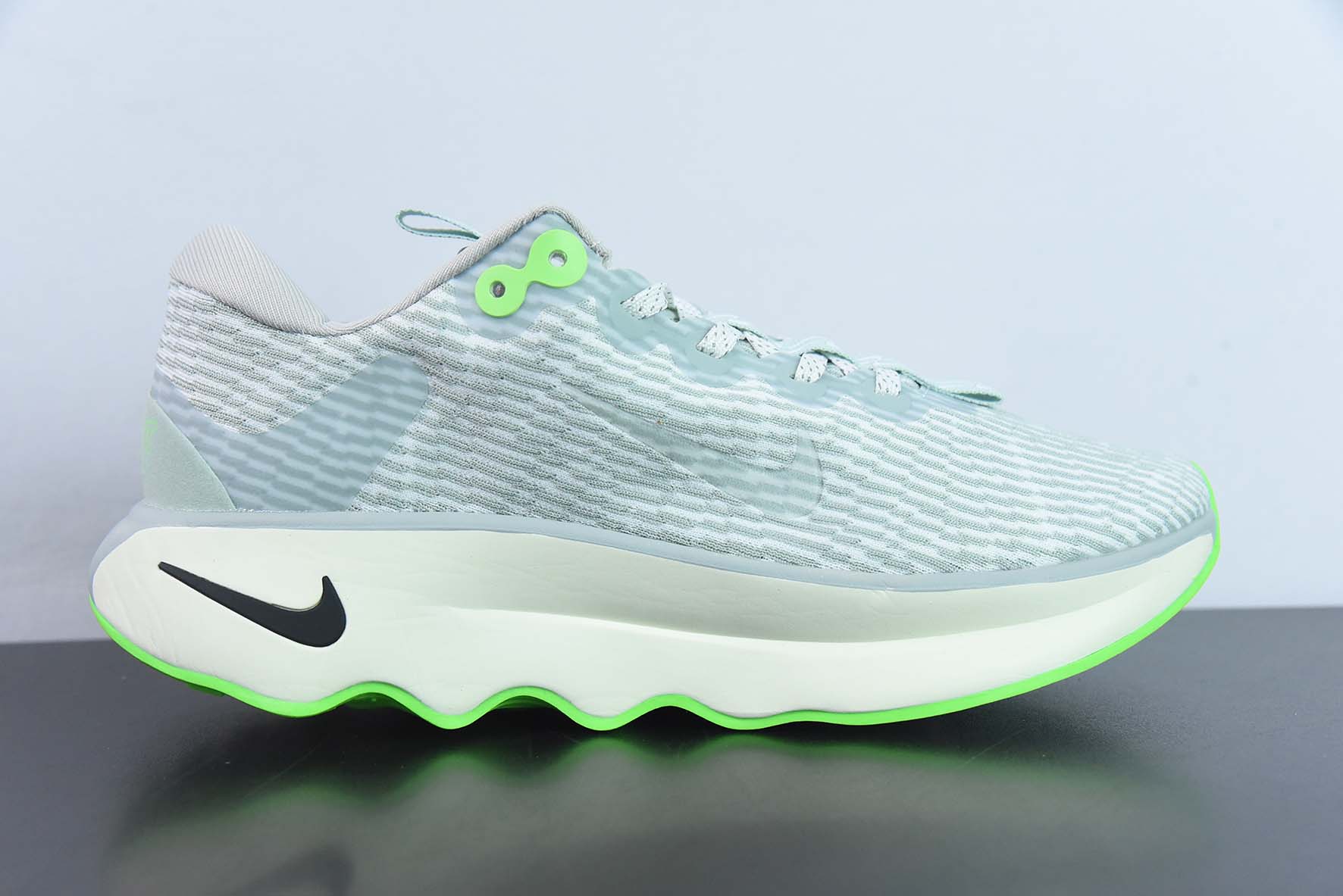 Nike Motiva 耐克缓震防滑耐磨透气运动鞋 灰绿 货号：DV1238-002