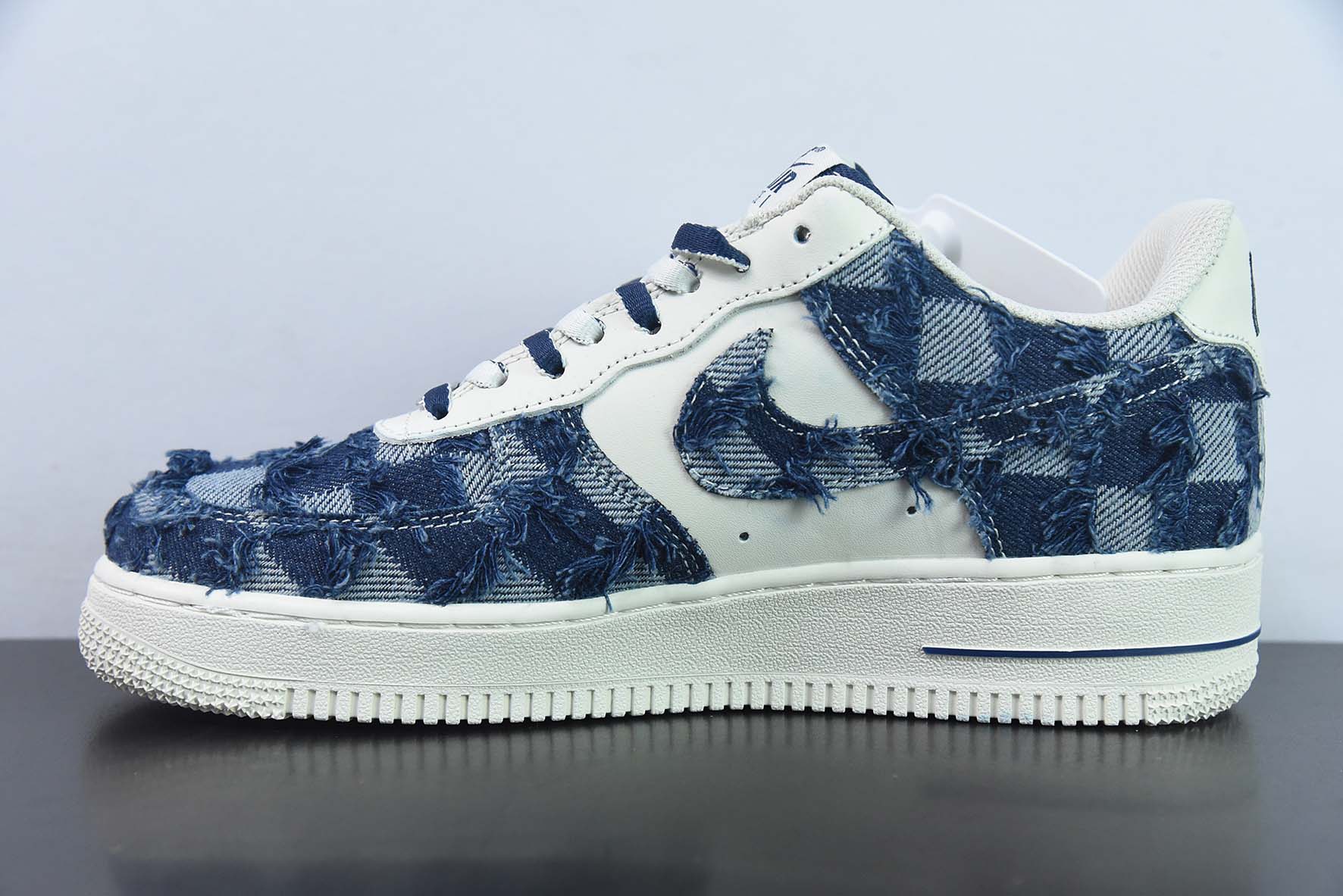 Nike Air Force 1 AF1 空军一号/低帮 白蓝 牛仔 格子 货号：FB0607-099
