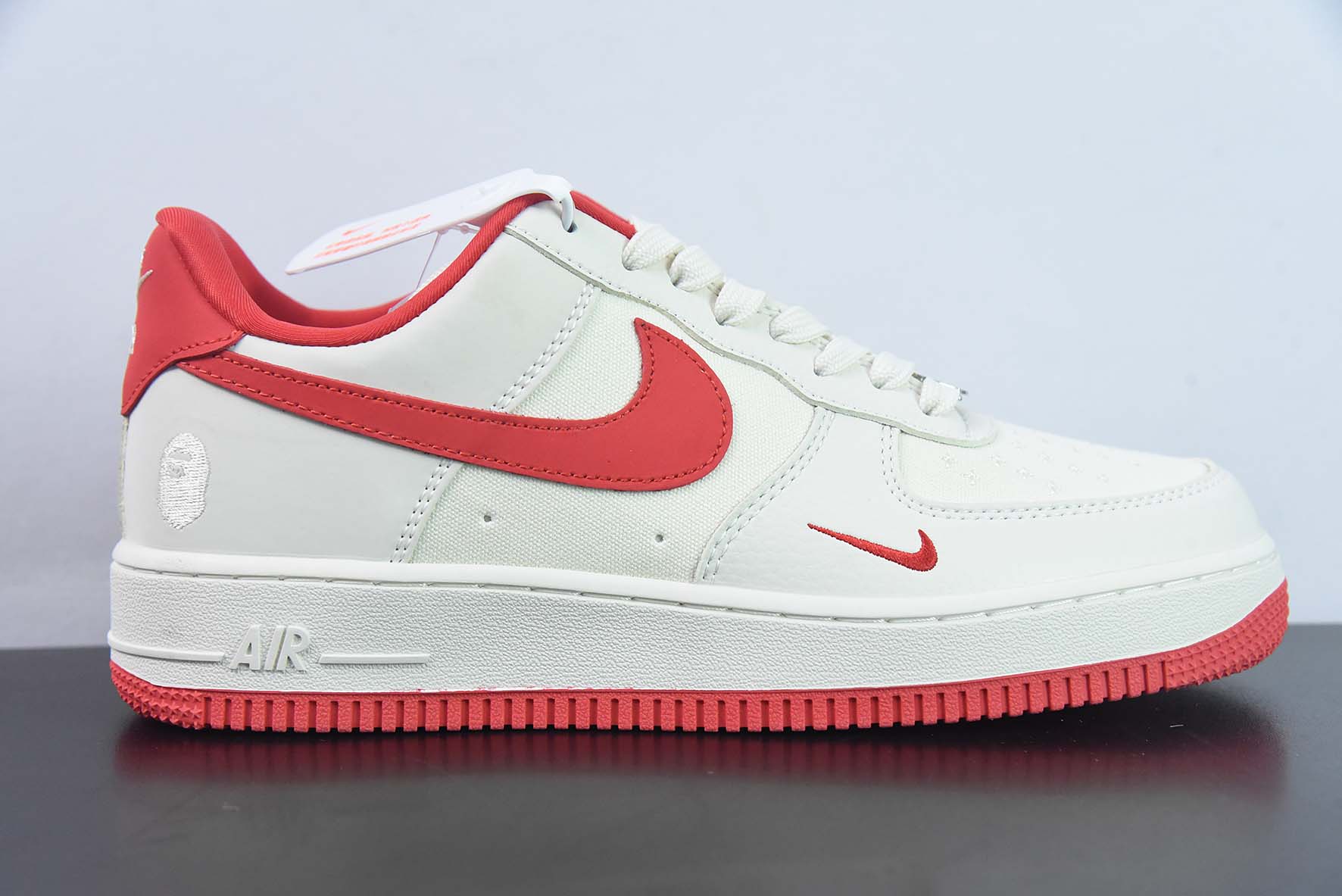 Nike Air Force 1 AF1 空军一号/低帮 白红 猿人头 刺绣货号：BS9055-749