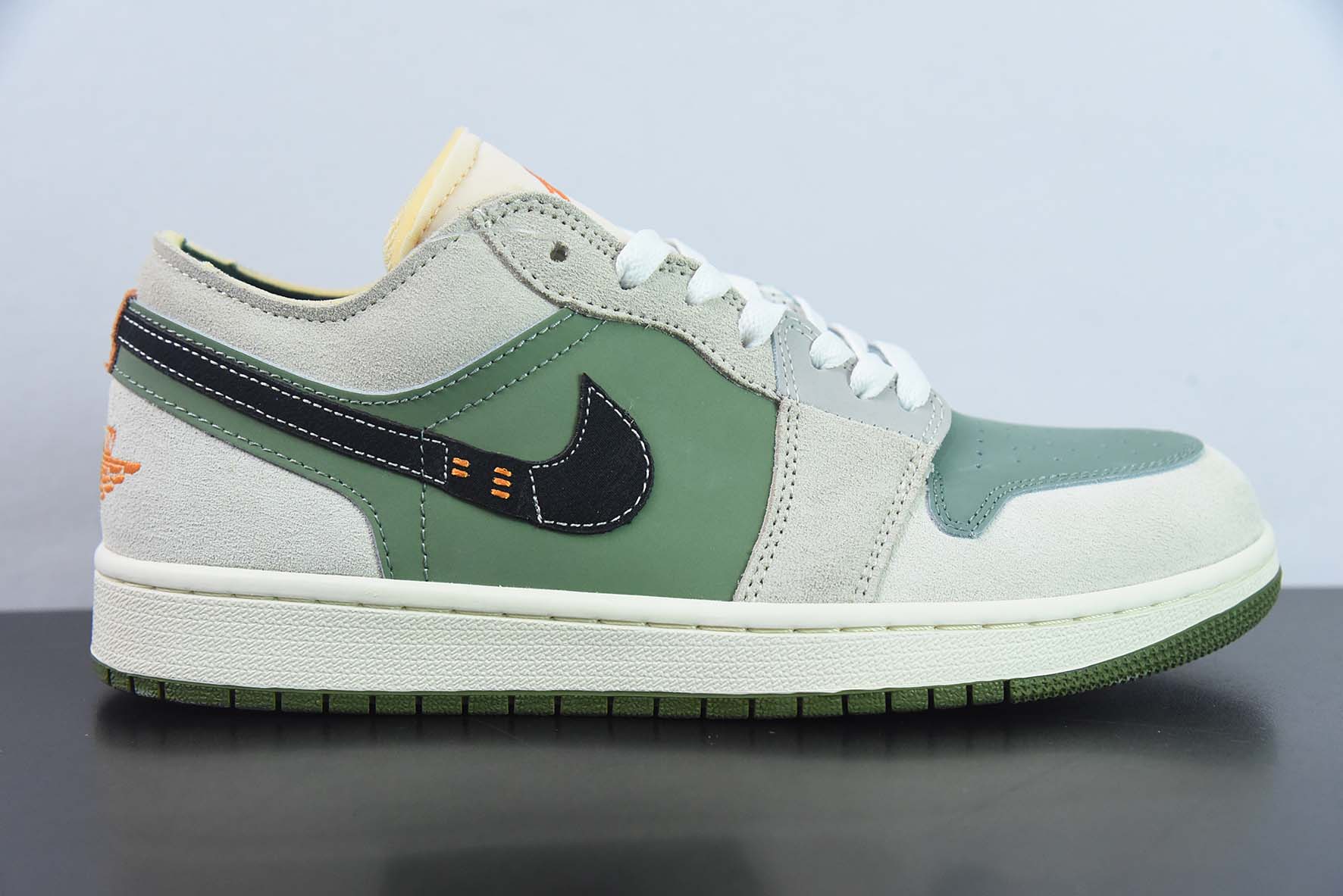 TAJB35546432 Nike Air Jordan 1 Low AJ1乔1乔丹一代低帮灰绿 复古绿货号：FD6819 300 尺码：36-46