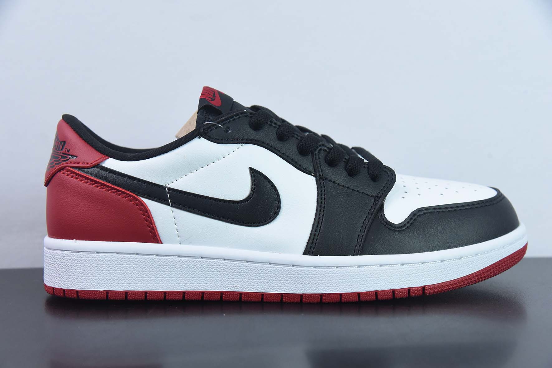 TAJB35546432 Nike Air Jordan 1 Low AJ1乔1乔丹一代低帮经典复古休闲板鞋 货号：CZ0790 106 尺码：35-47