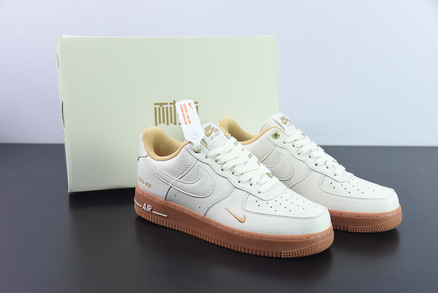Nike Air Force 1 Low 空军一号低帮运动休闲板鞋 双勾 生胶底 NAI-KE印花 货号:NK0621 988
