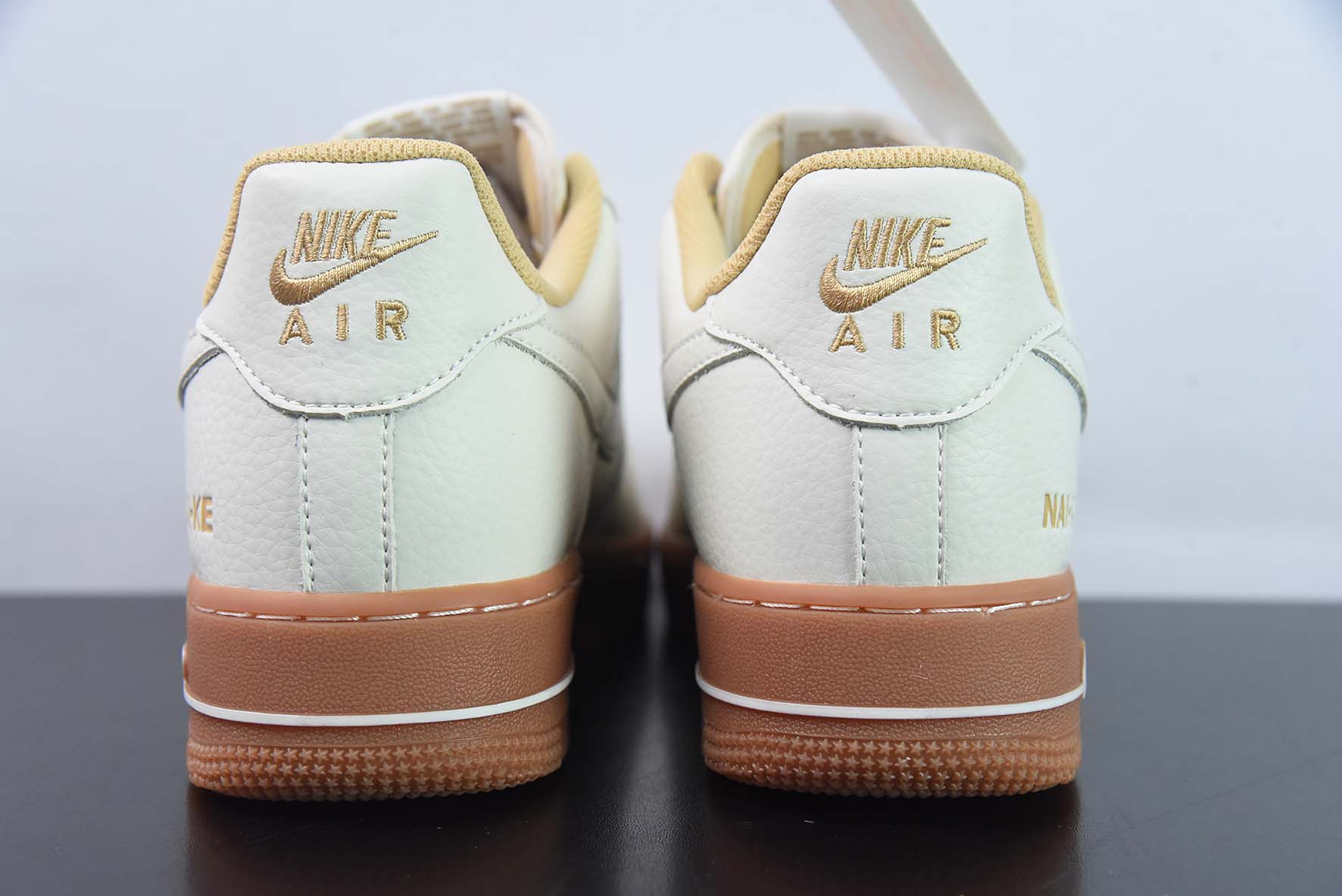 Nike Air Force 1 Low 空军一号低帮运动休闲板鞋 双勾 生胶底 NAI-KE印花 货号:NK0621 988