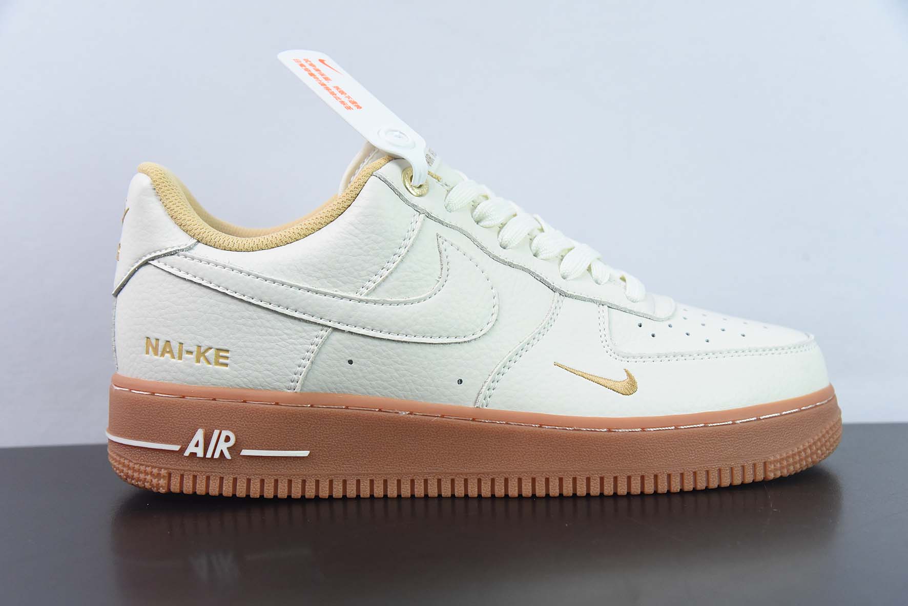 Nike Air Force 1 Low 空军一号低帮运动休闲板鞋 双勾 生胶底 NAI-KE印花 货号:NK0621 988