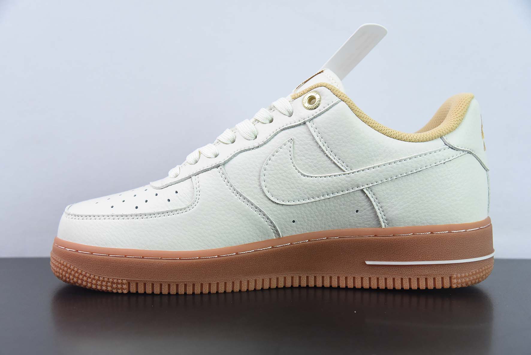 Nike Air Force 1 Low 空军一号低帮运动休闲板鞋 双勾 生胶底 NAI-KE印花 货号:NK0621 988