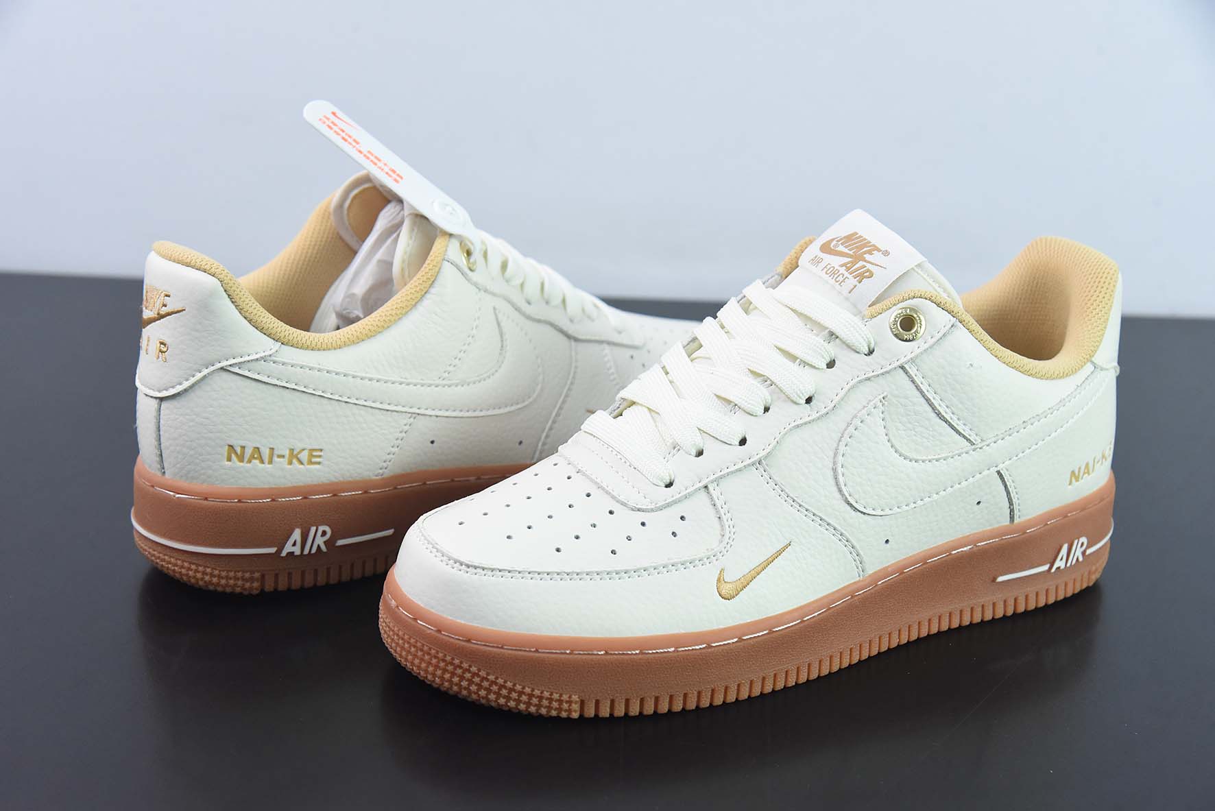 Nike Air Force 1 Low 空军一号低帮运动休闲板鞋 双勾 生胶底 NAI-KE印花 货号:NK0621 988