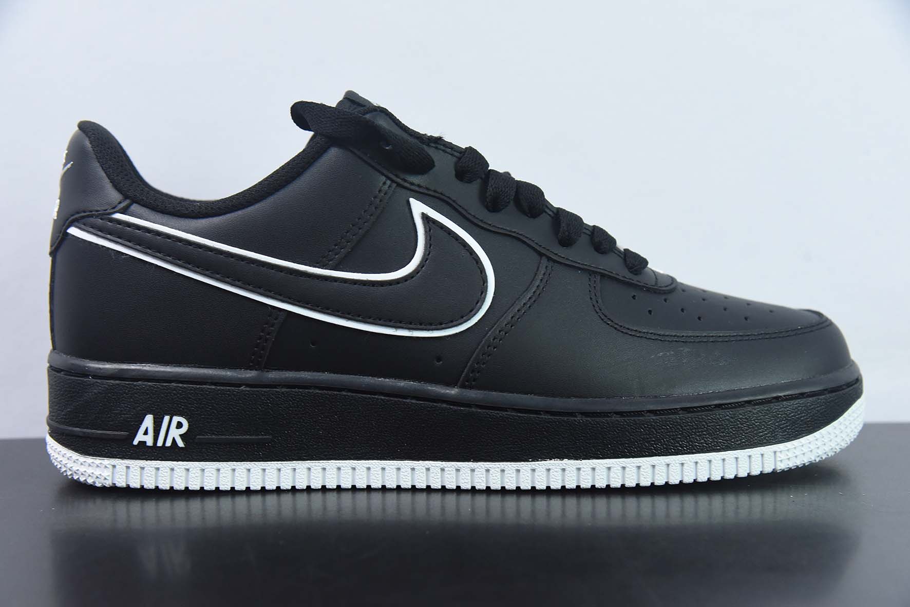 Nike Air Force 1 AF1 空军一号/低帮 黑白 货号：DV0788-002