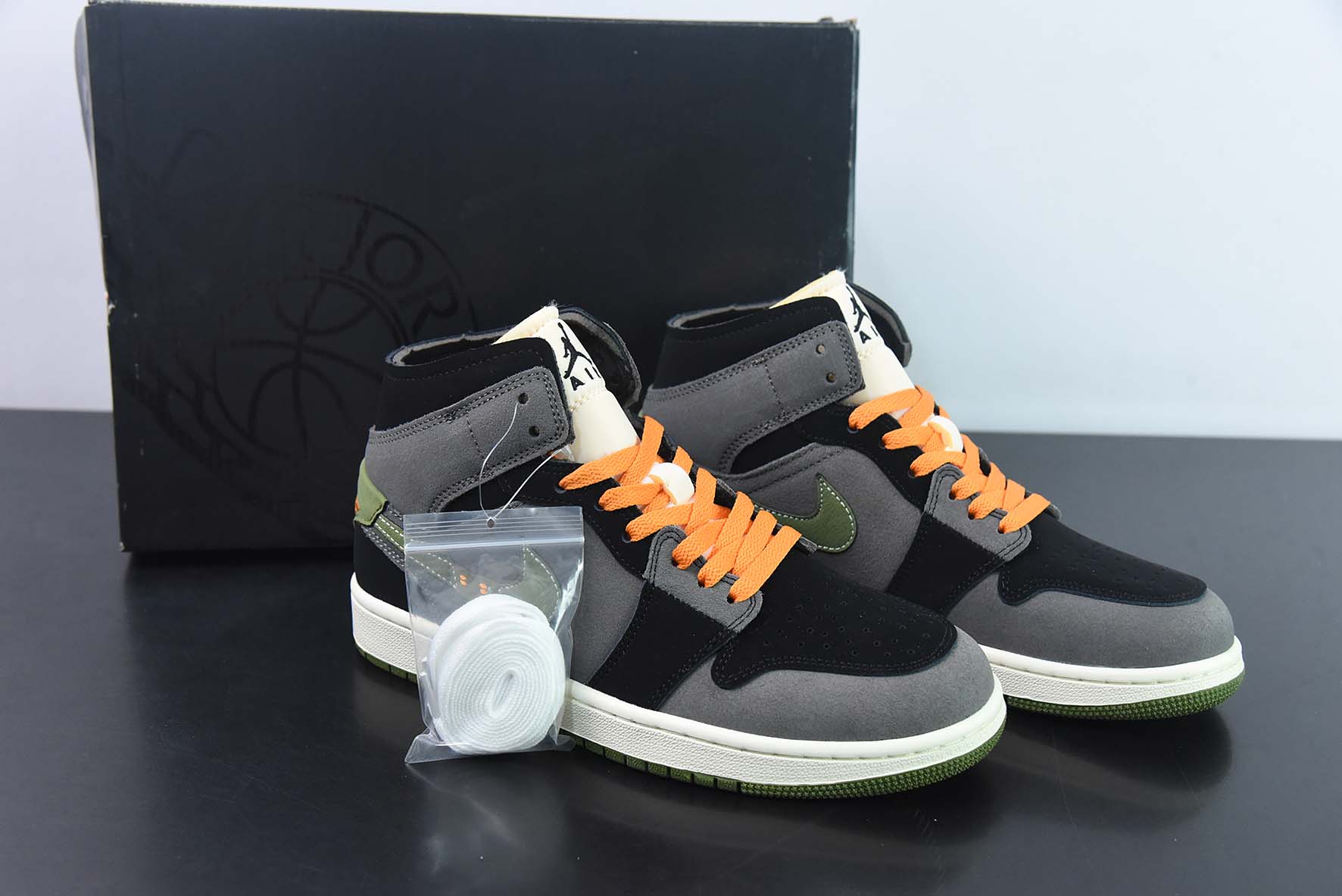 NK Air Jordan 1 Mid SE ”Craft“ AJ1 乔1黑煤灰 中邦休闲板鞋 货号：FD6817-003