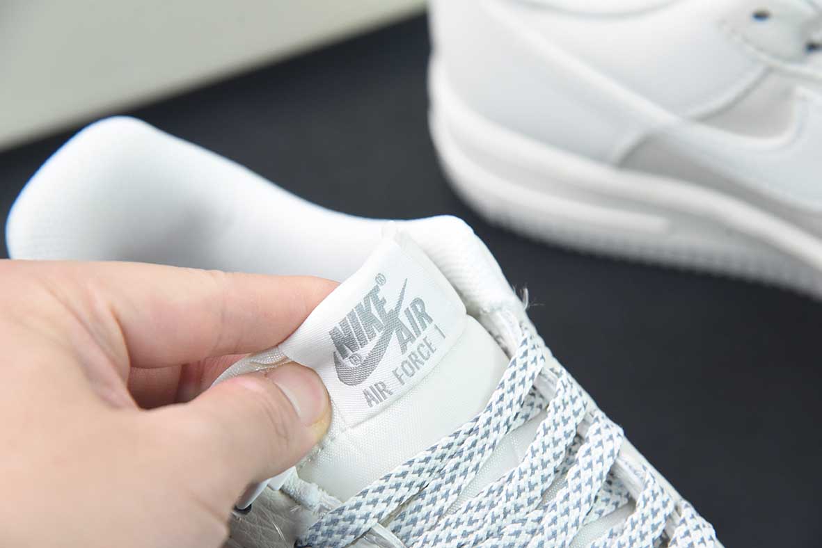 NIKE" 三勾系列 米色 空军一号低帮休闲板鞋 TV2306-255