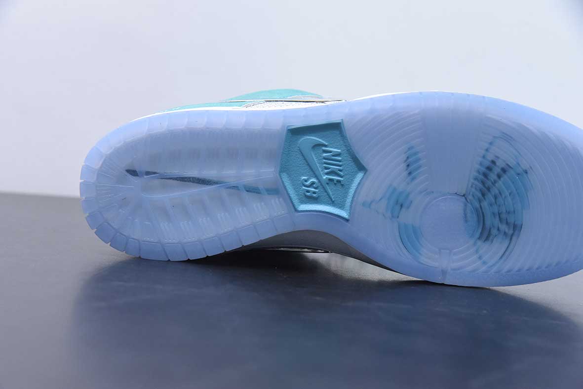 nk SB Dunk Low 白青液态勾男士低帮运动鞋 货号:FD2562 400