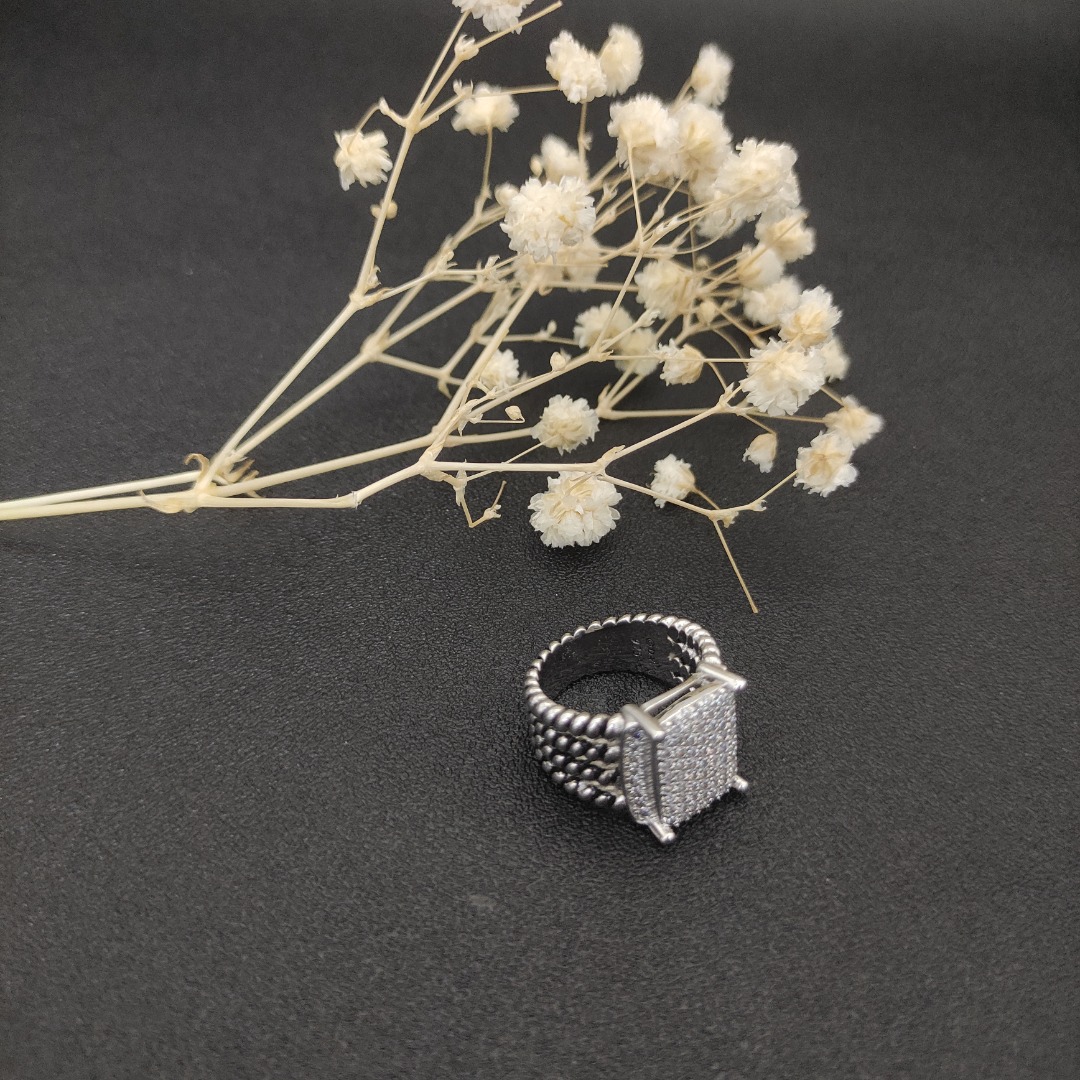 David Yurman Large Nail Ring with Drills, Size 6-9, Available in US Sizes - 图片 9